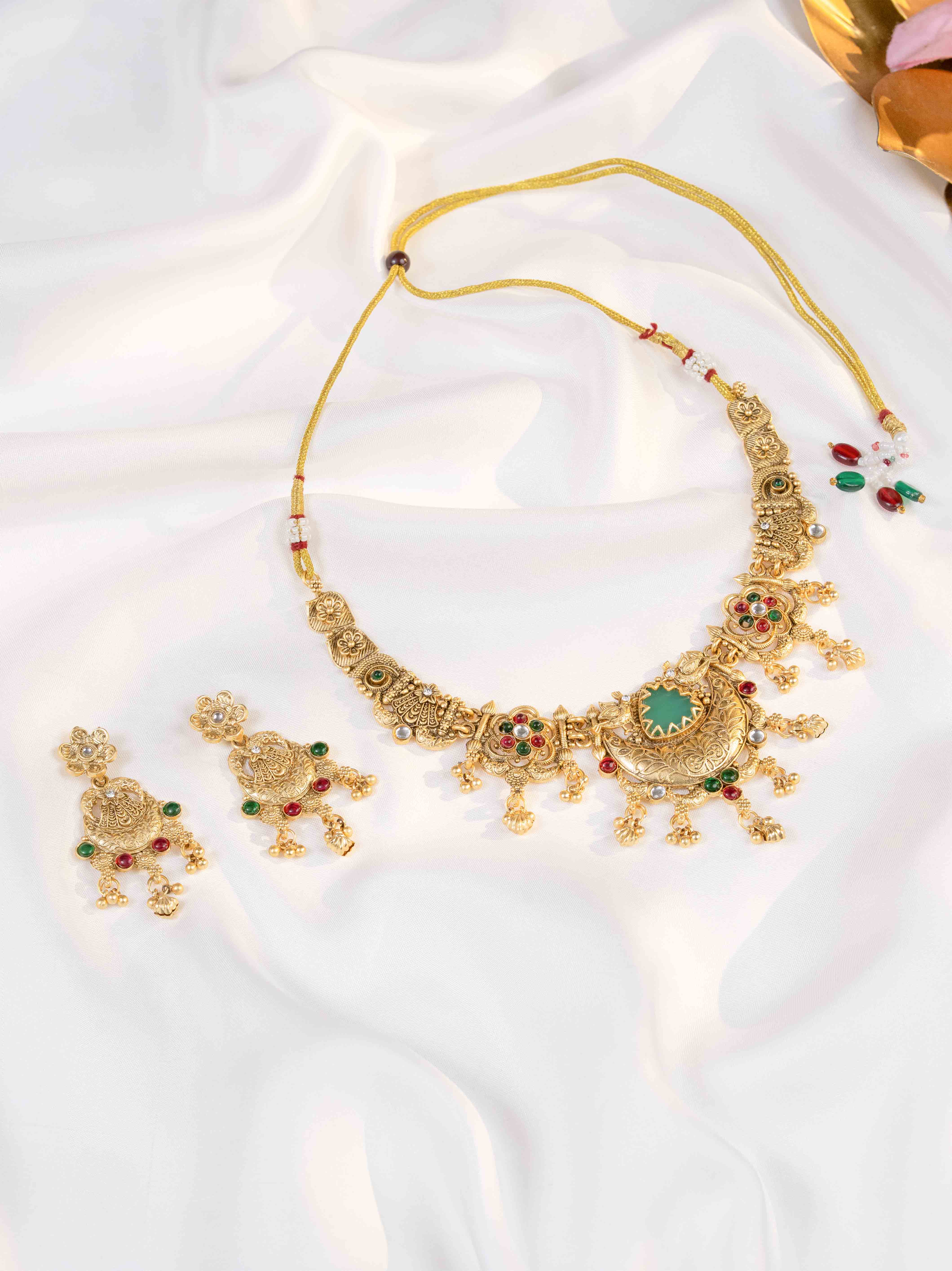Chandraroop Necklace Set