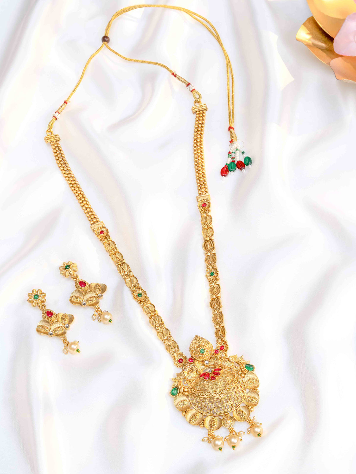 Dhaneshwari Necklace Set