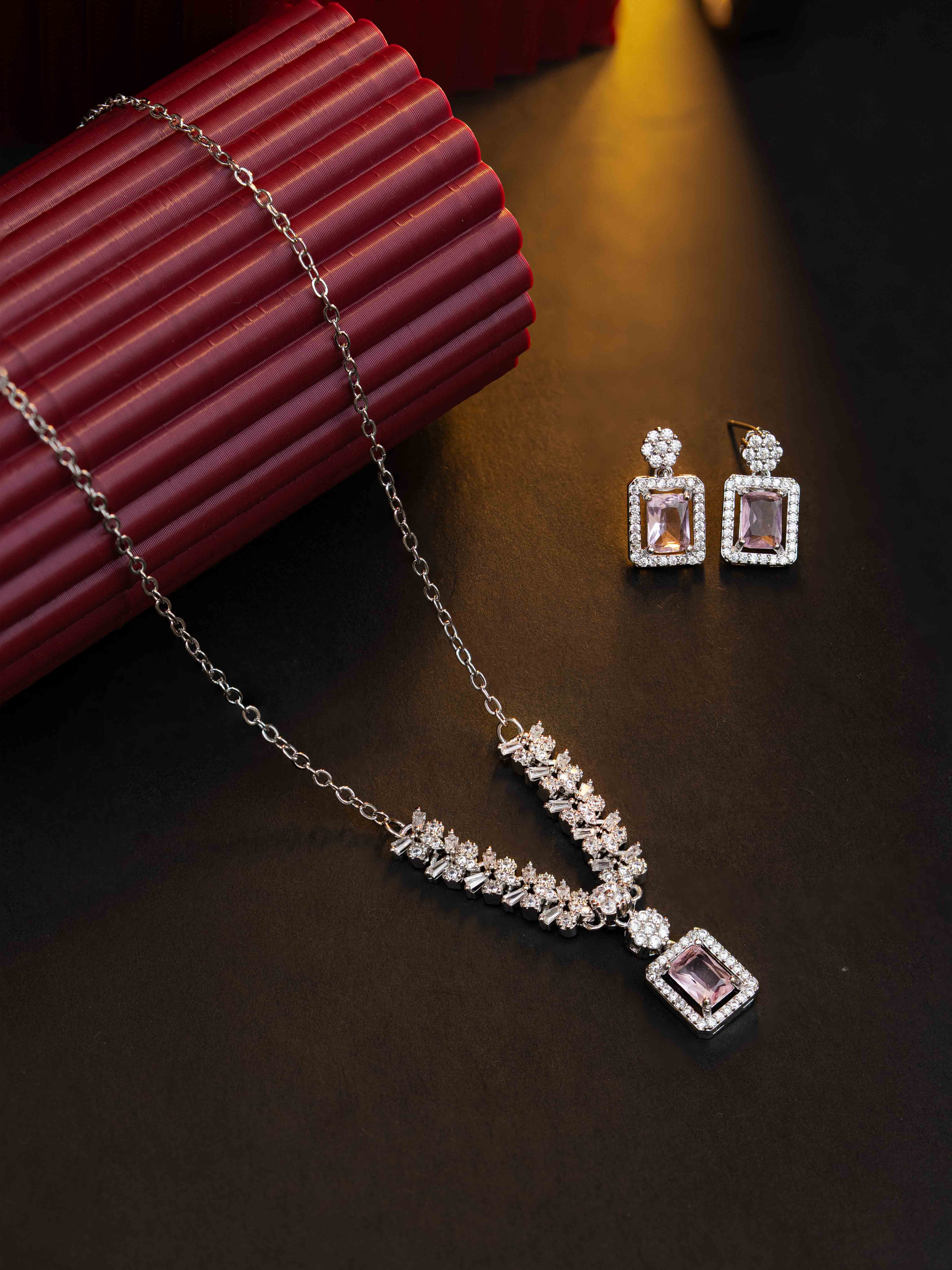 Nysa Silver Necklace Set