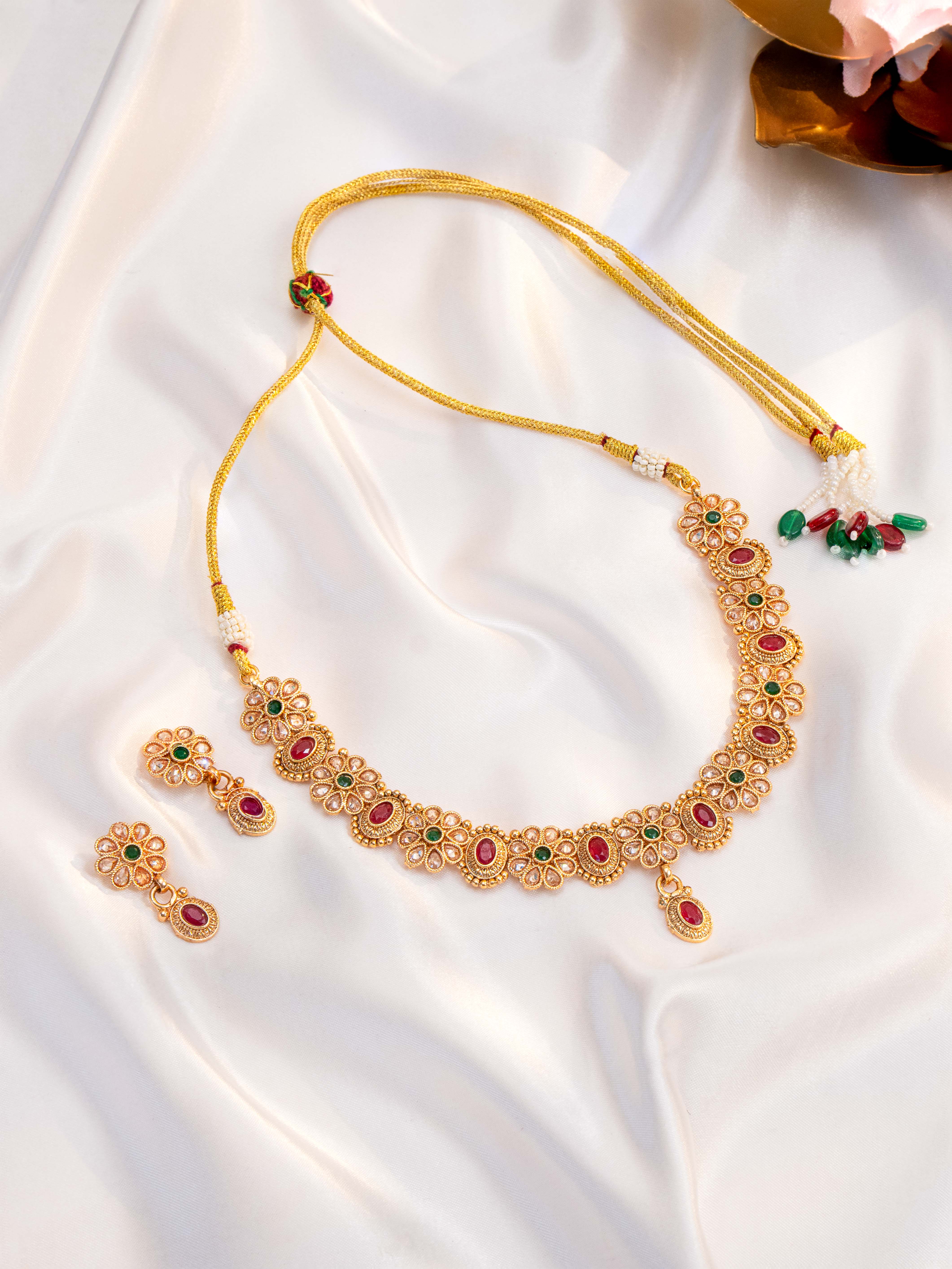 Hansika Necklace Set