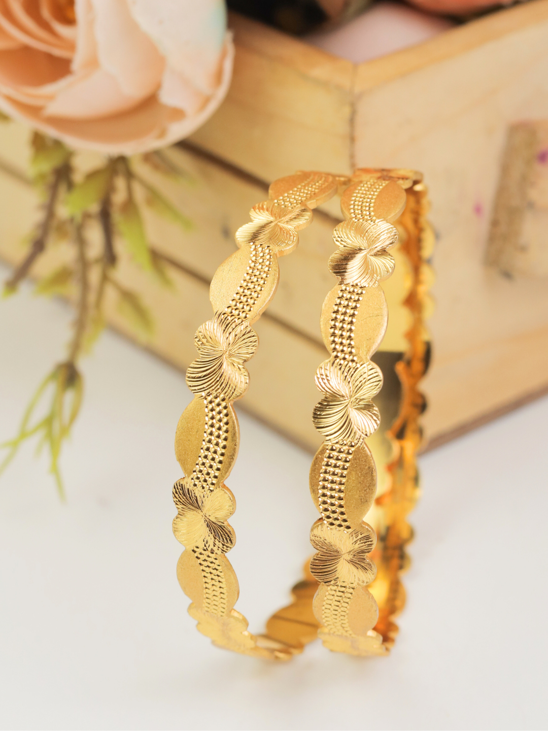 Gold Bangle Set Best Bangles Buy Aabha 22K Gold Bangles 22 KT