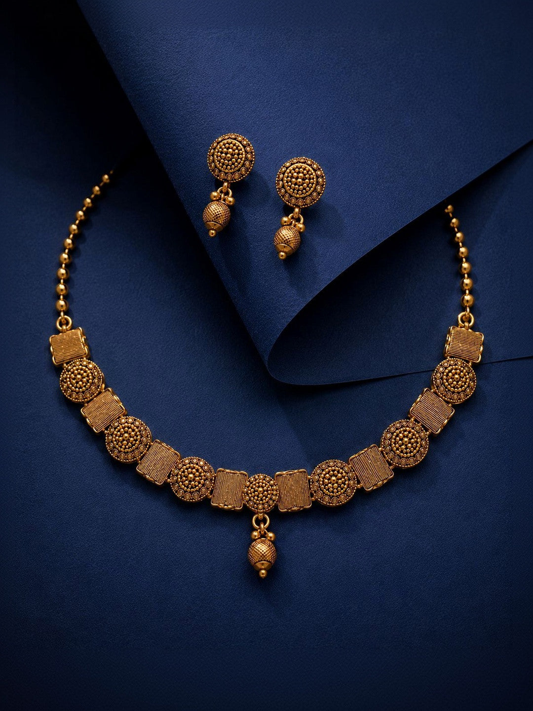 Jivika Necklace Set