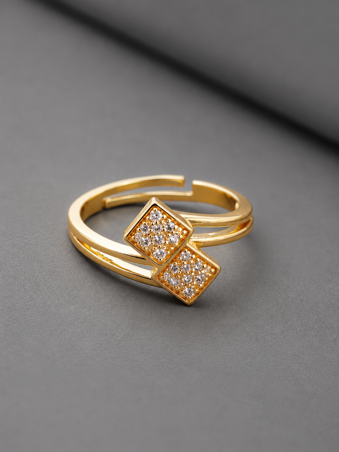 Floris Adjustable Ring