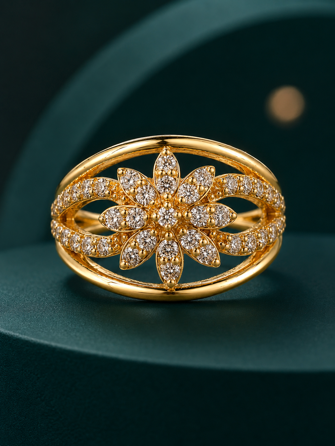 Akira Adjustable Ring