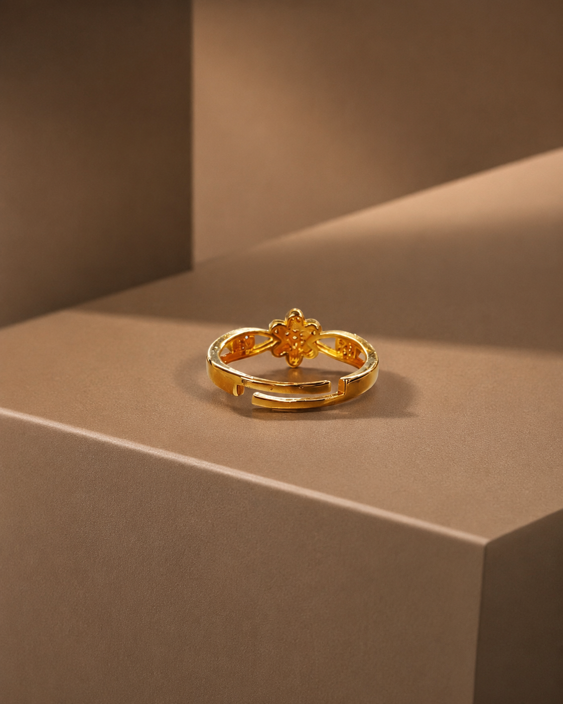 Neya Adjustable Ring