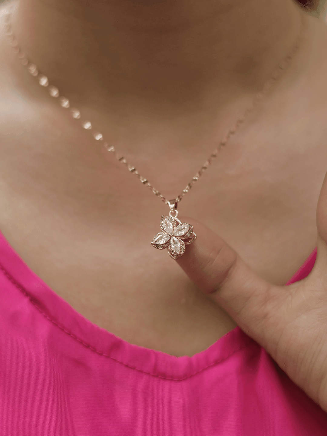 Spinning Flower Pendant - Zerakijewels
