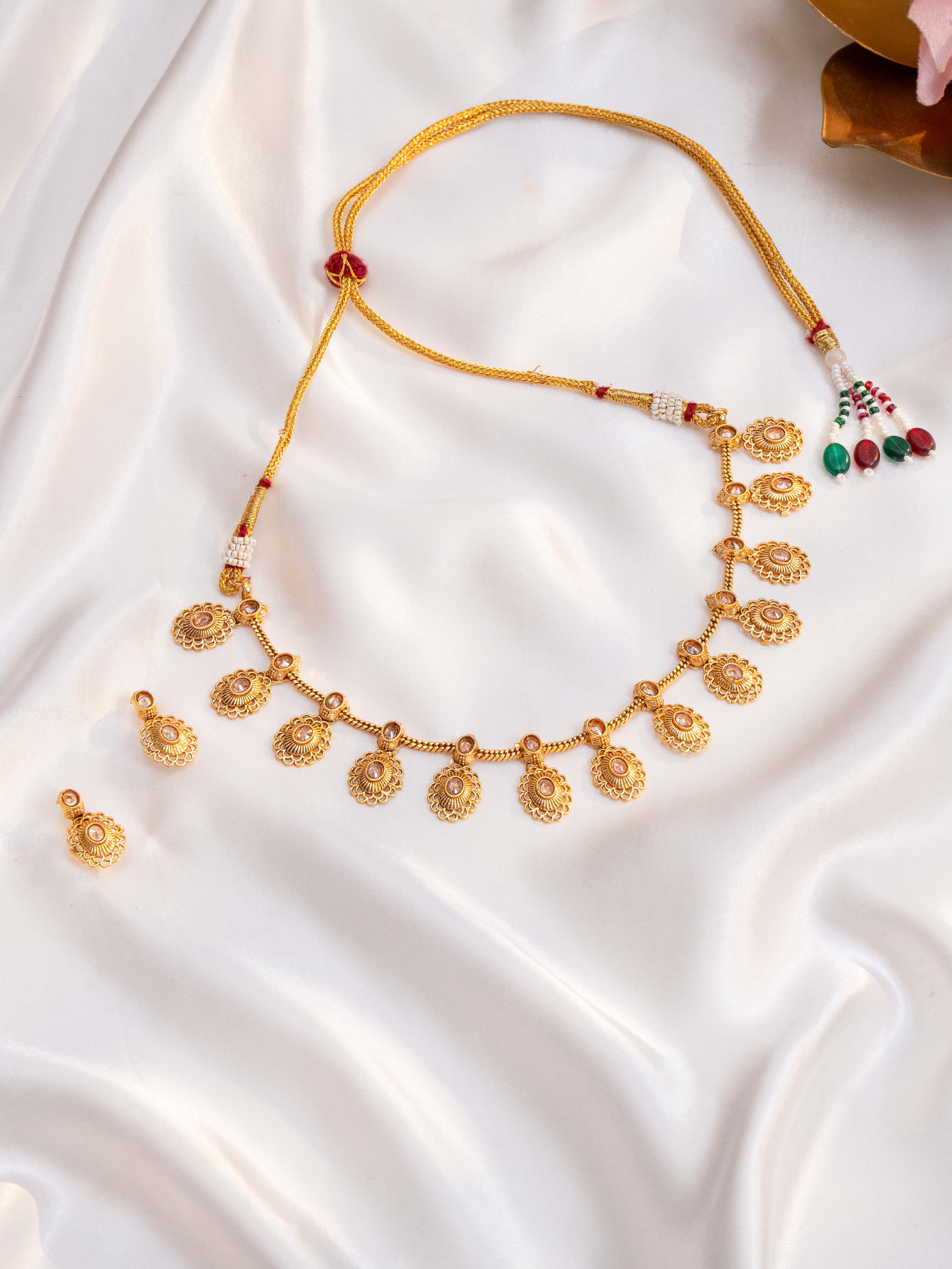 Veenika Necklace Set