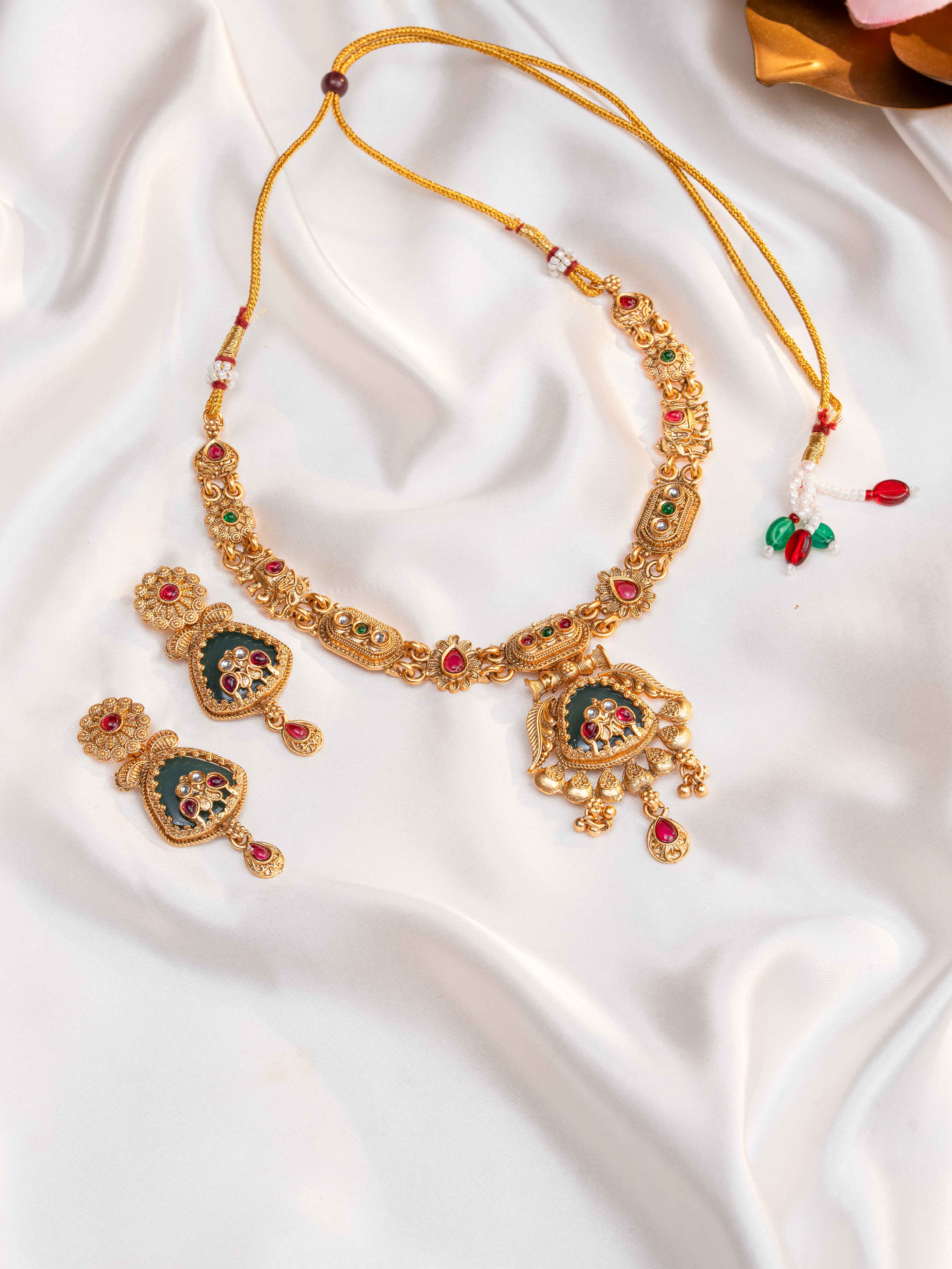 Rangtara Necklace Set