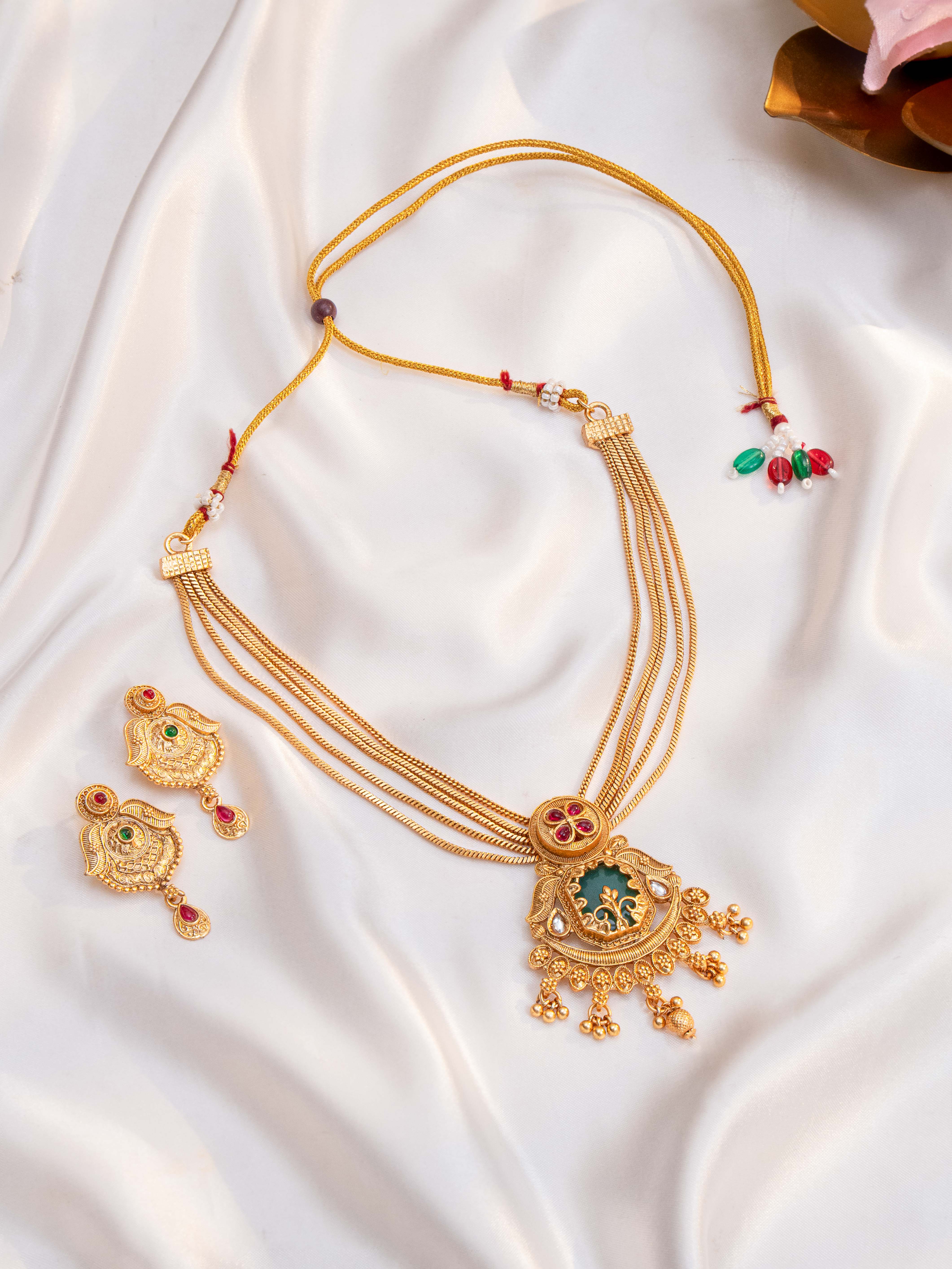 Charushi Necklace Set