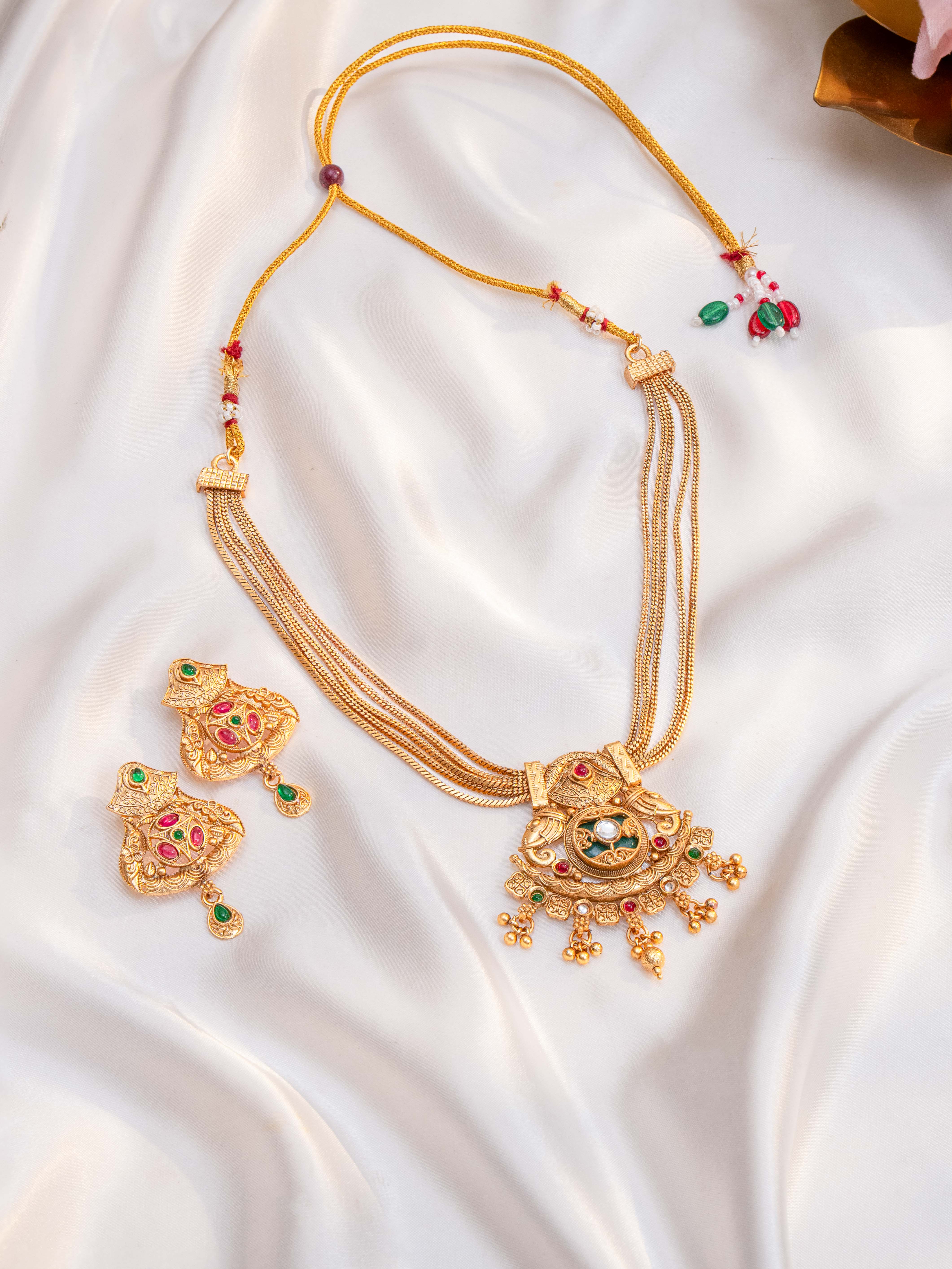Heeranshi Necklace Set