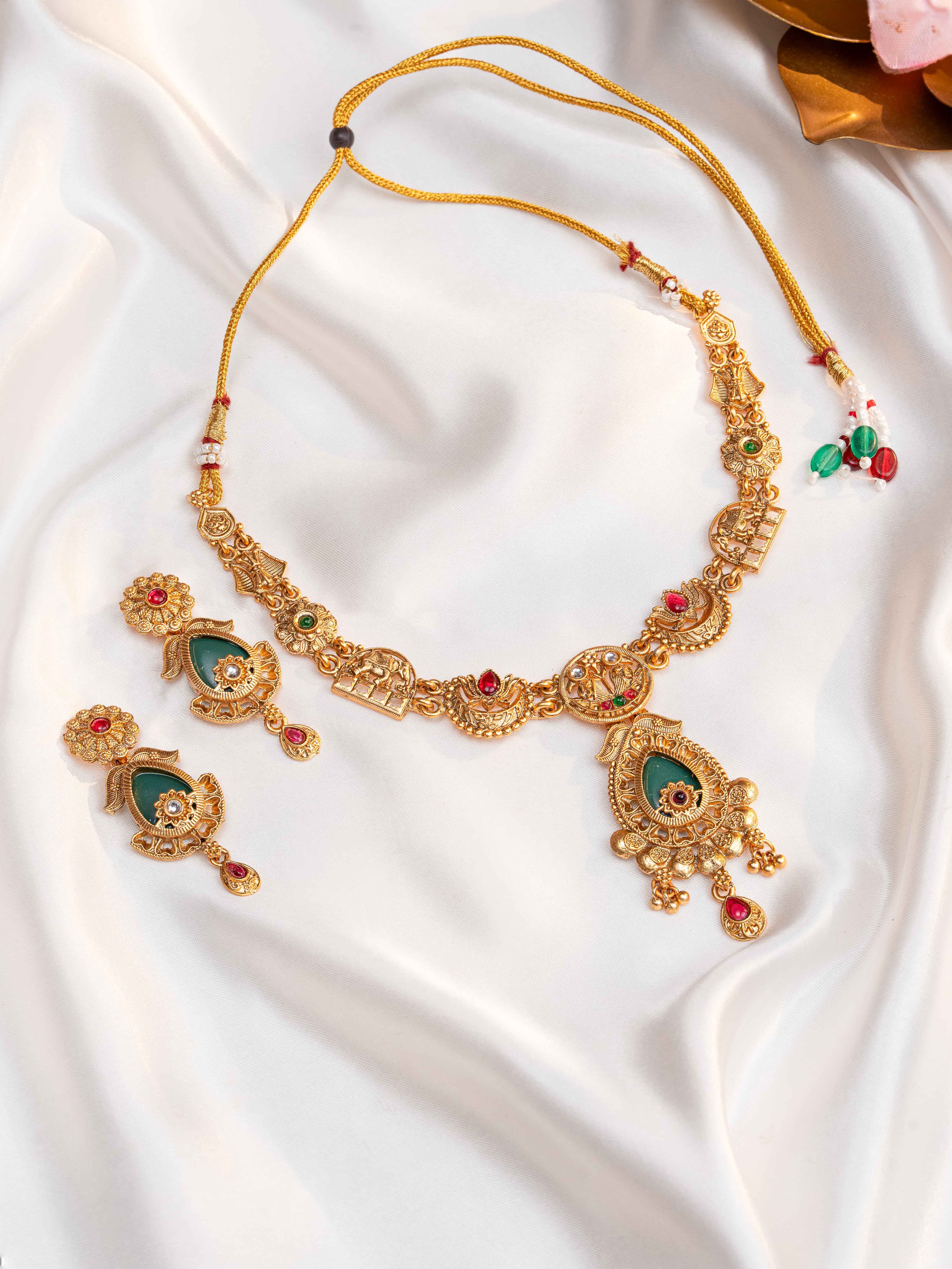 Vishruti necklace set