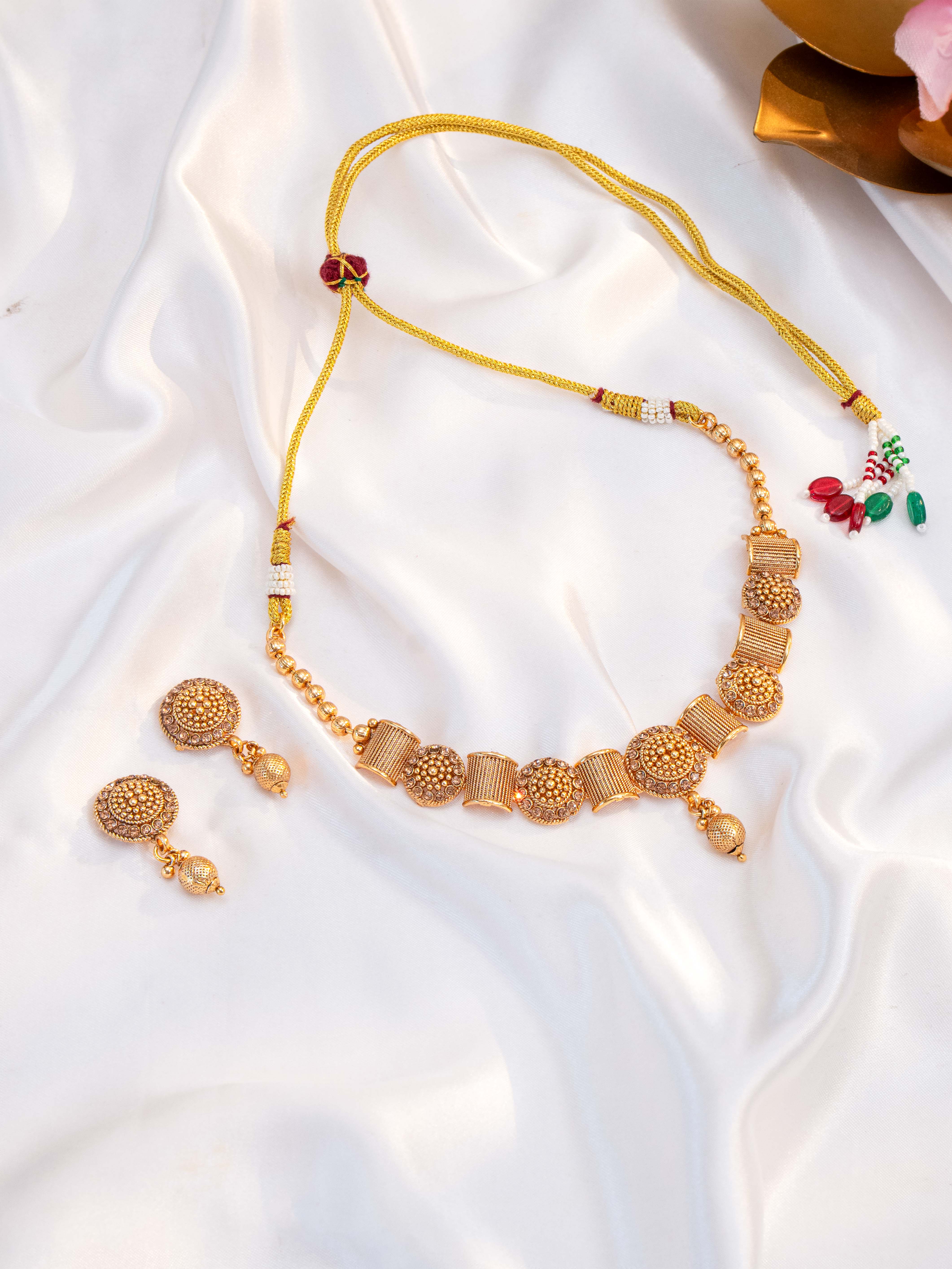 Jivika Necklace Set