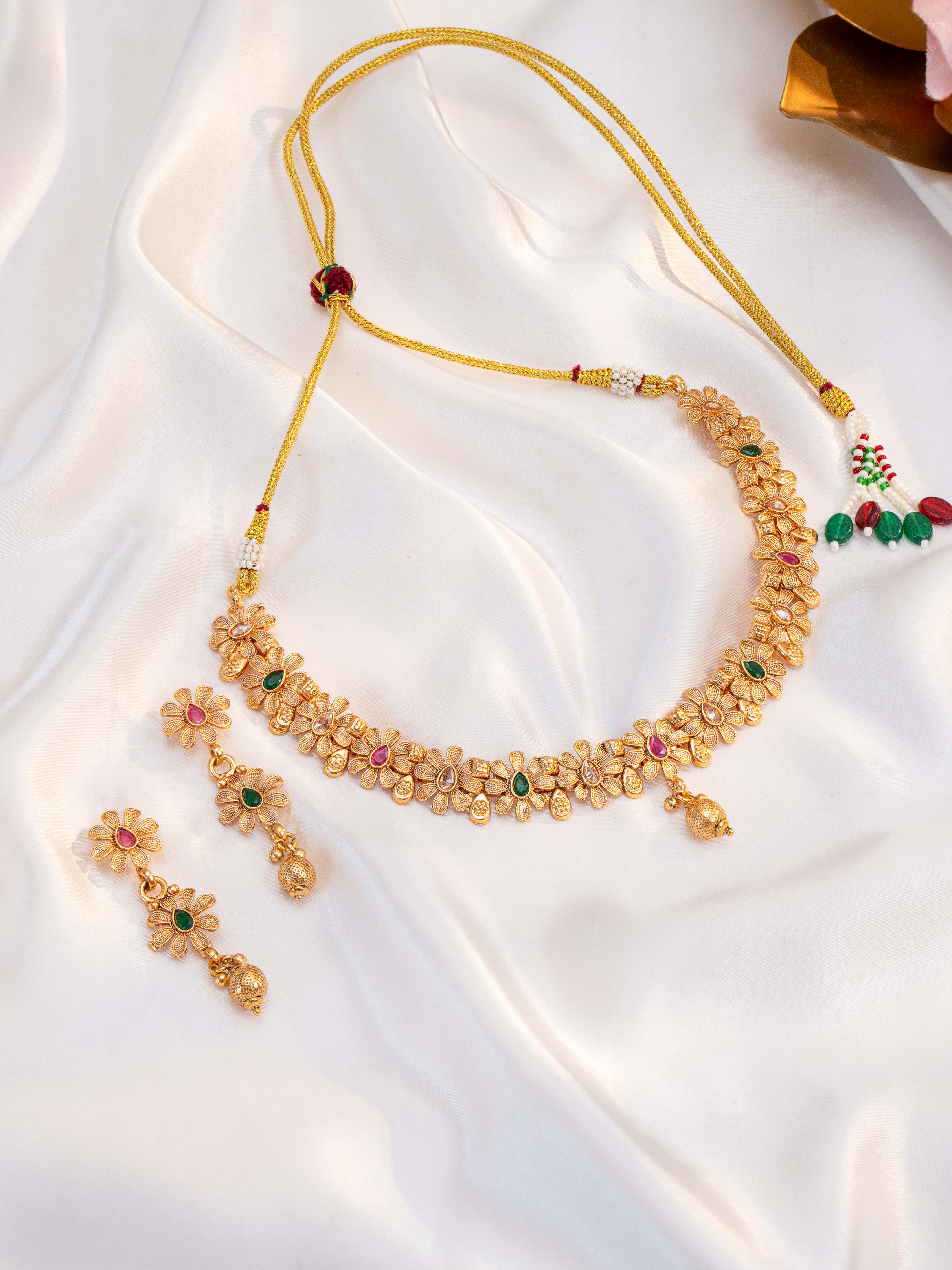 Ratnavali Necklace Set