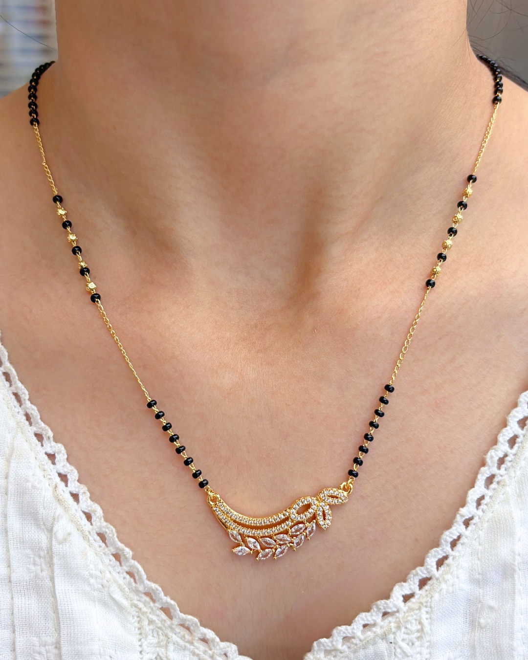 Ritvi Mangalsutra (Gold)