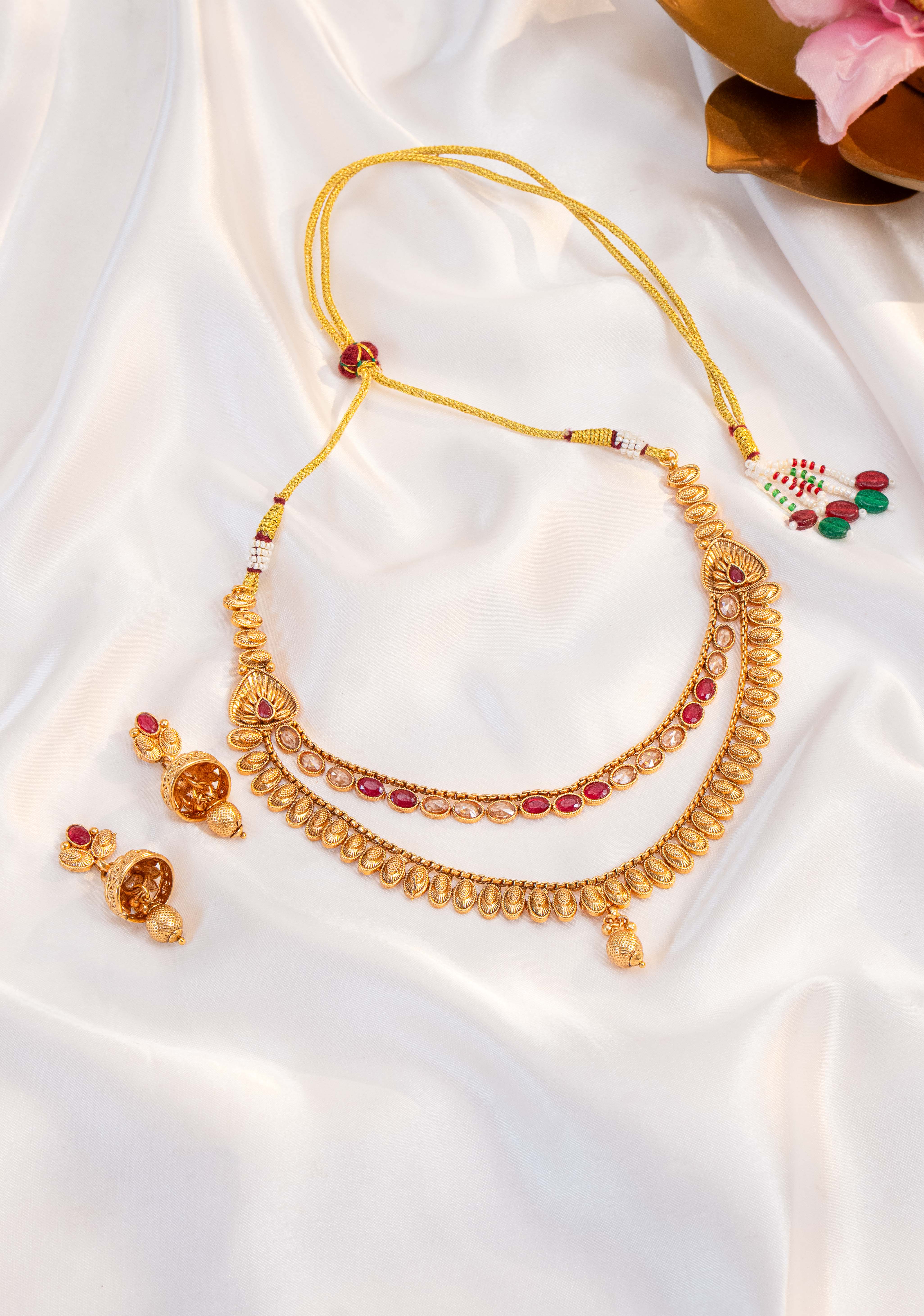 Vamika Necklace Set