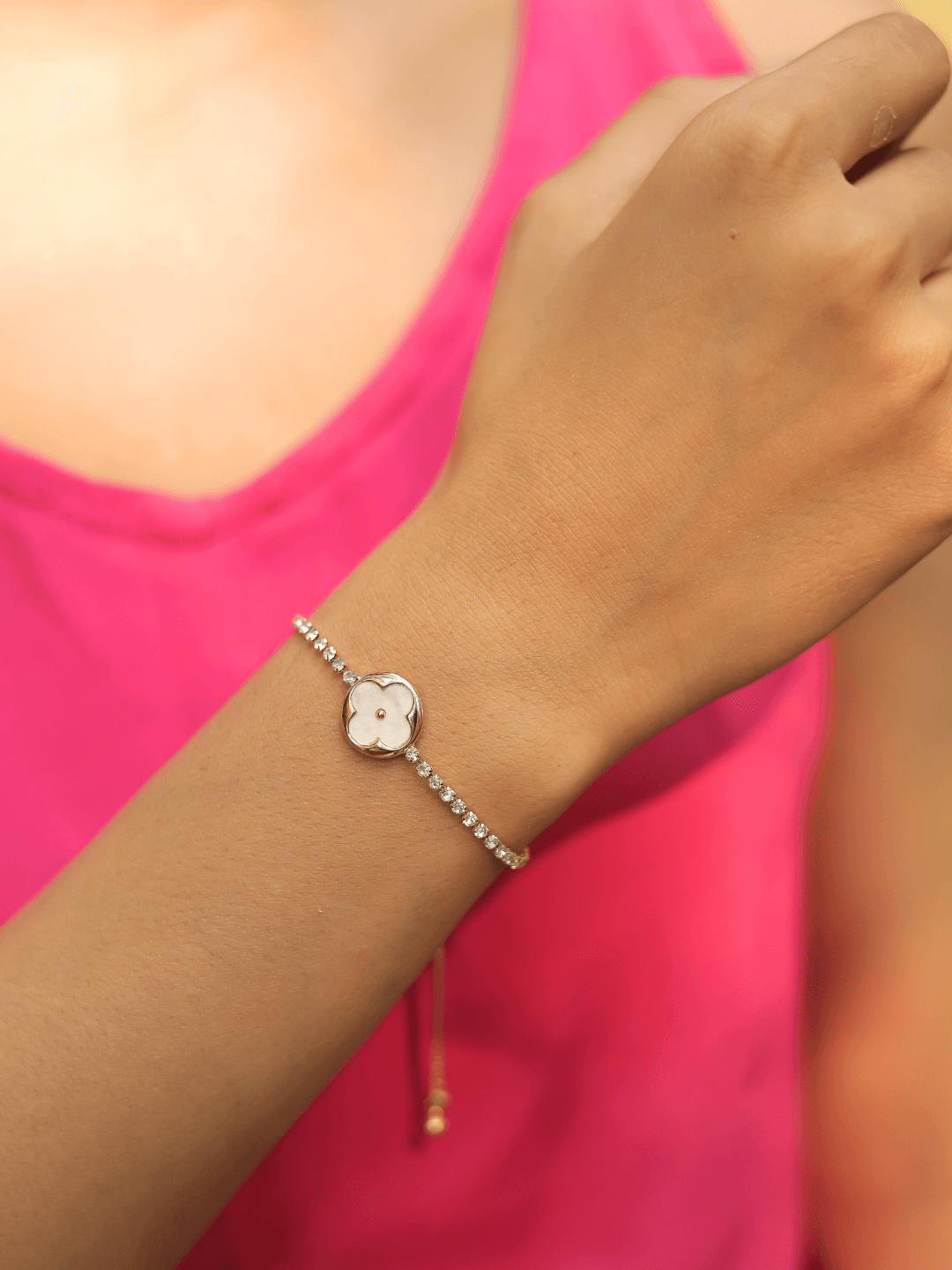White Clover Bracelet - Zeraki Jewels