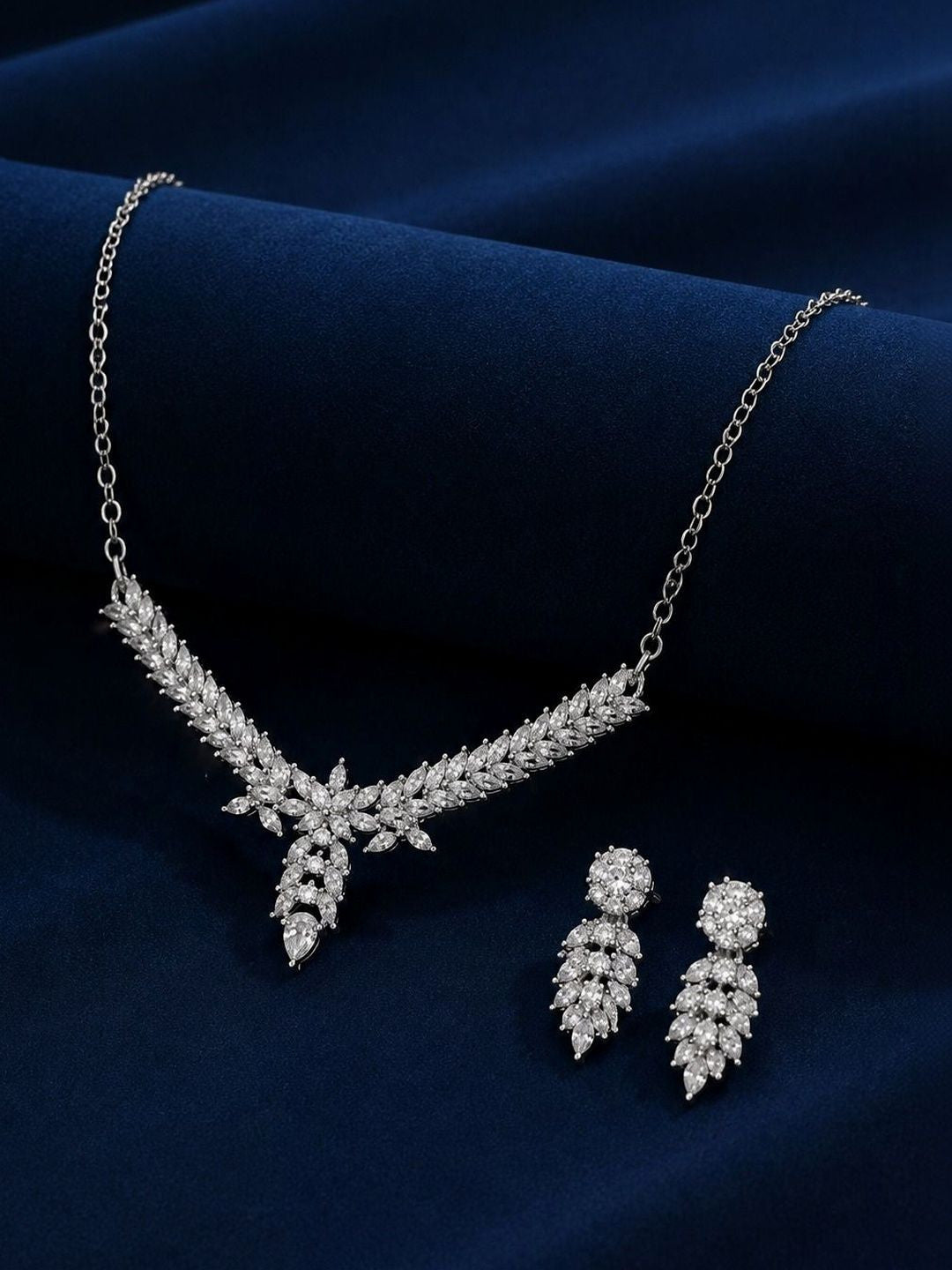 Anvi Silver Necklace Set