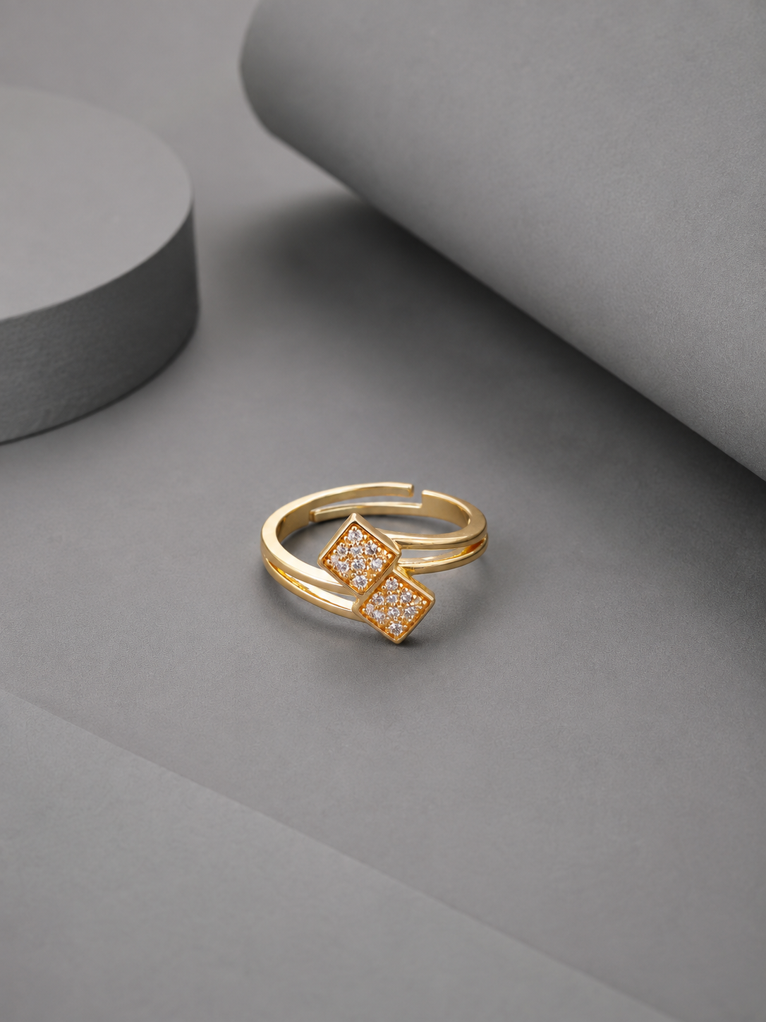 Floris Adjustable Ring