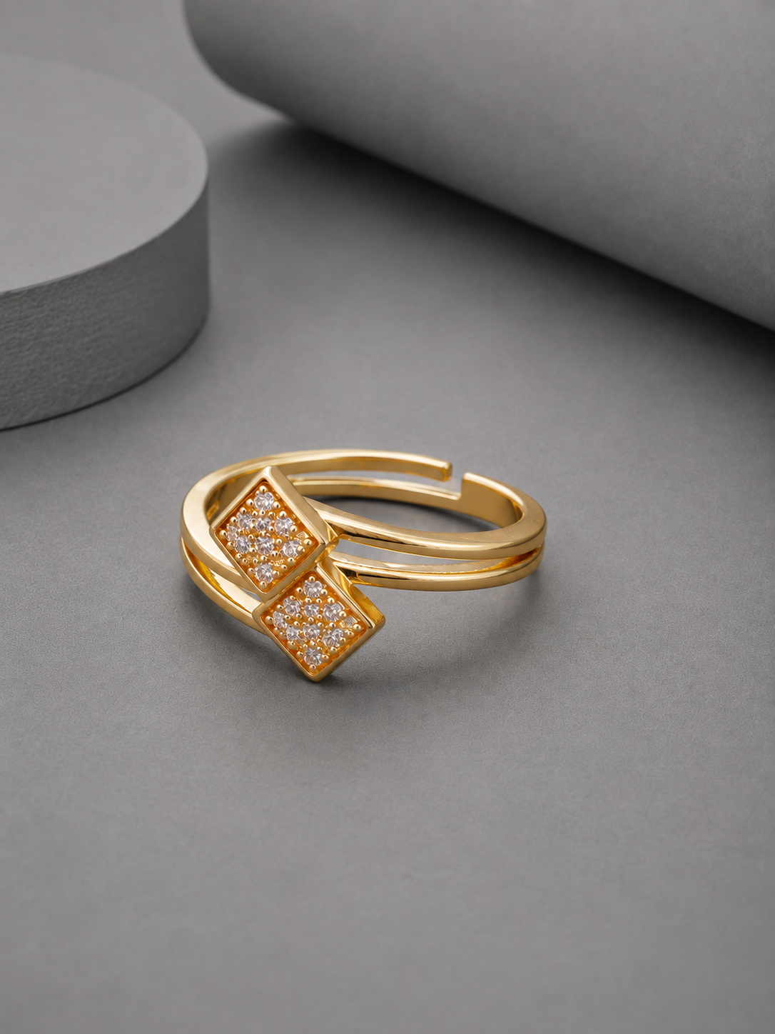 Floris Adjustable Ring