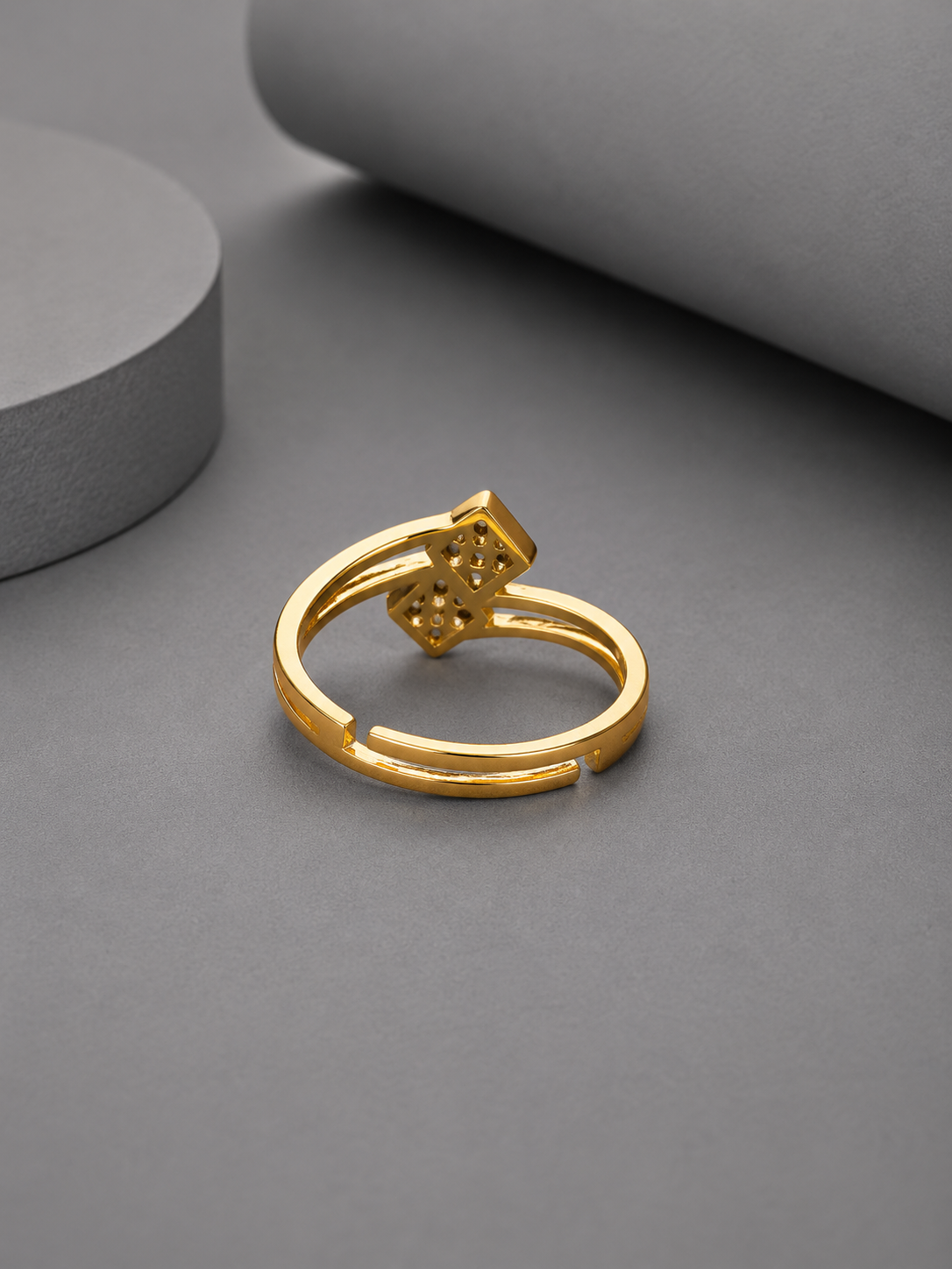 Floris Adjustable Ring