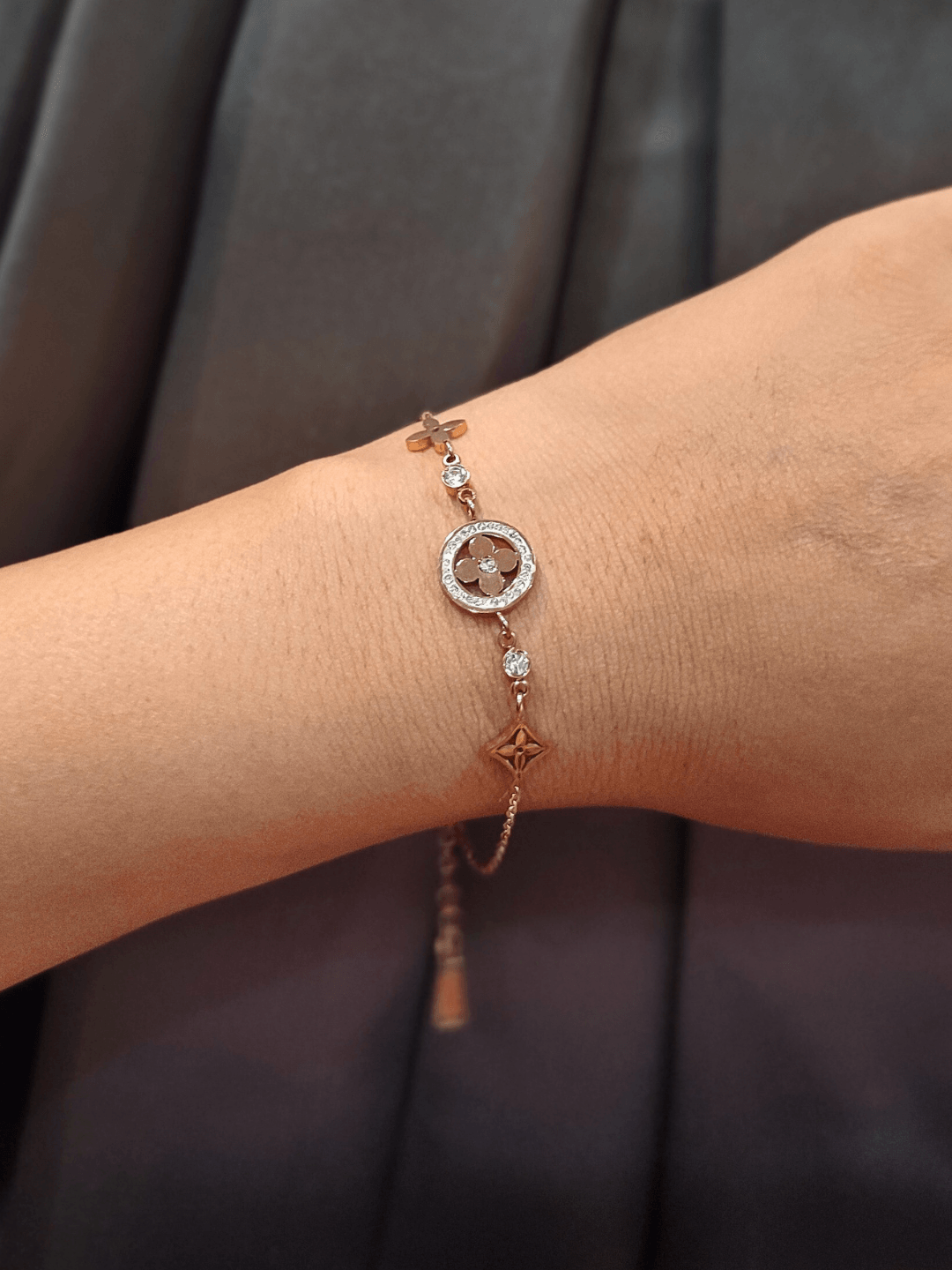 Clover Leaf Enamel Bracelet - Zeraki Jewels