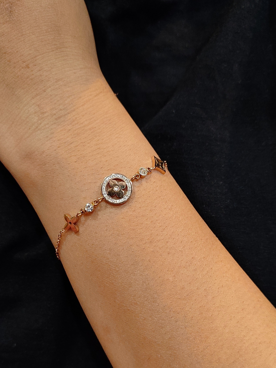 Clover Leaf Enamel Bracelet - Zeraki Jewels