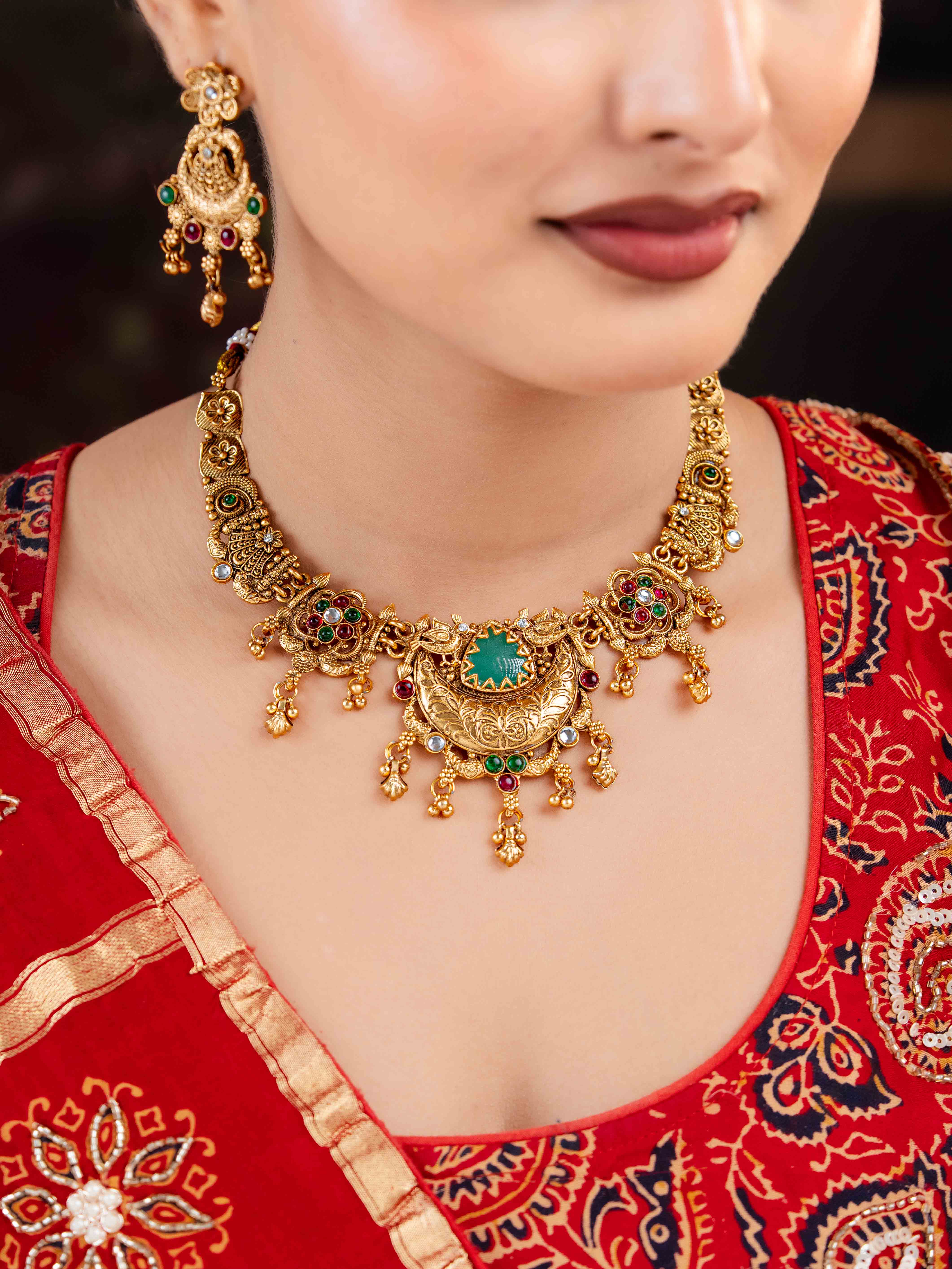 Chandraroop Necklace Set
