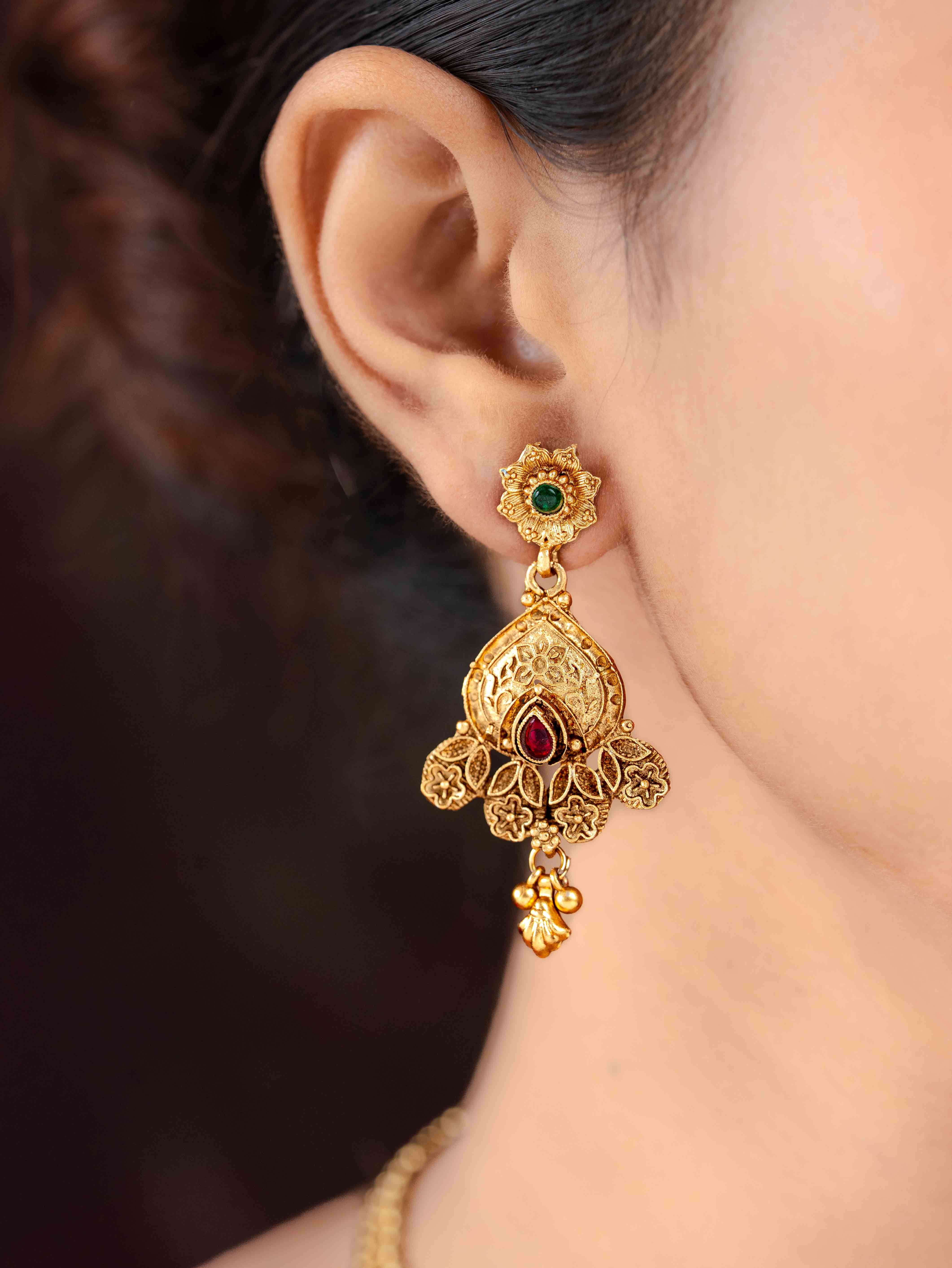 Rupal Necklace Set