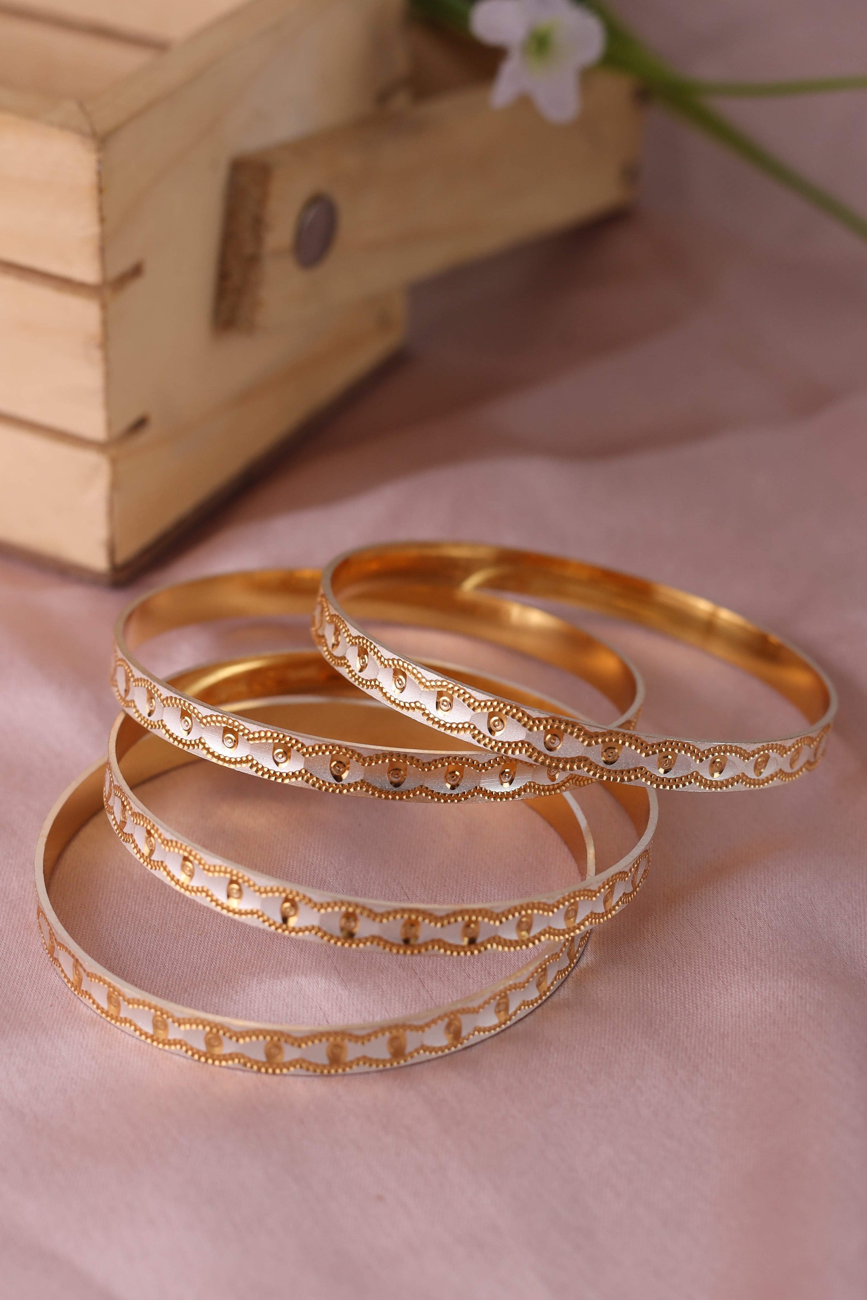 Esha Bangle ( Set Of 4)