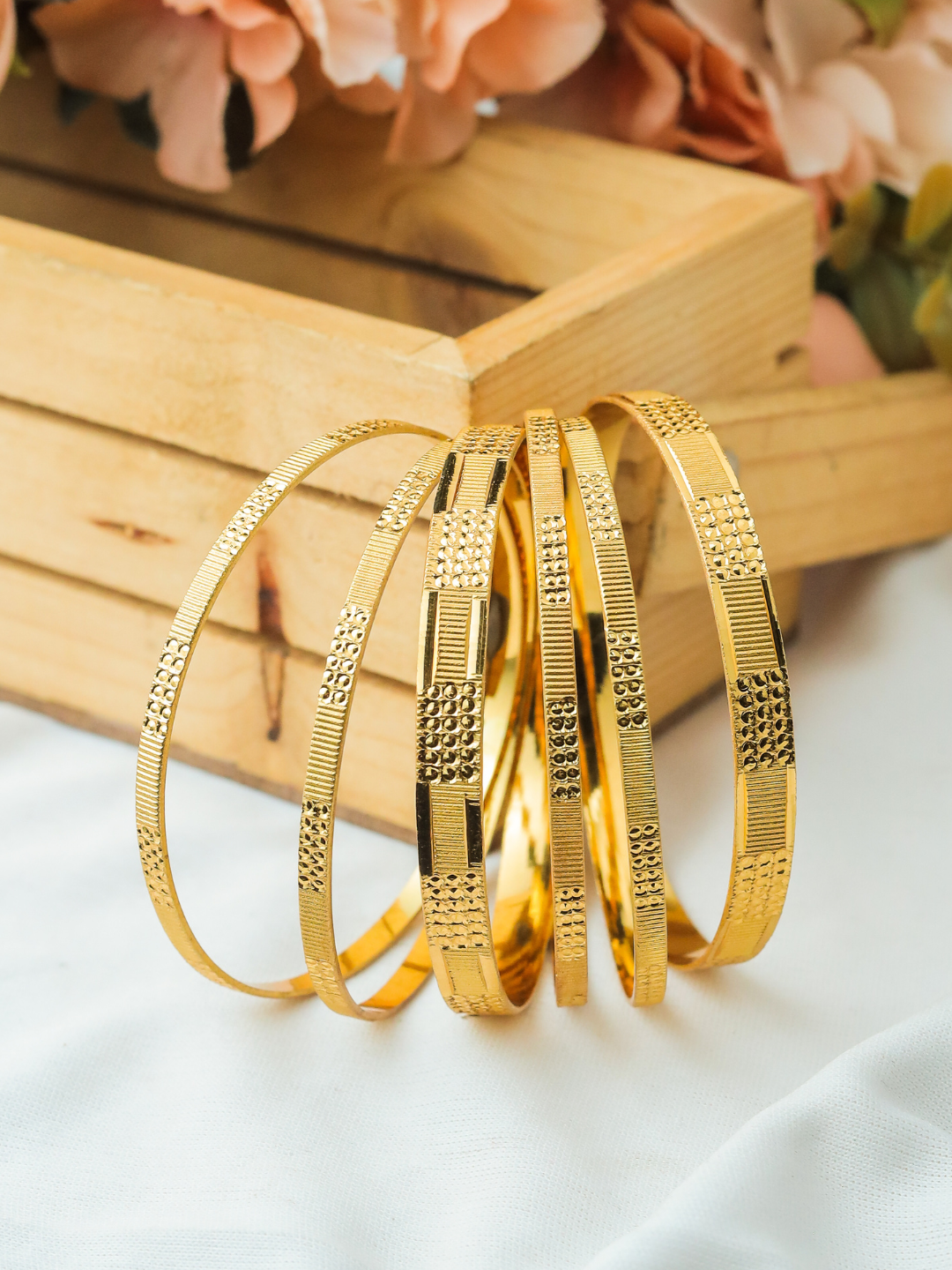 Saloni Bangle Set of - Main Image