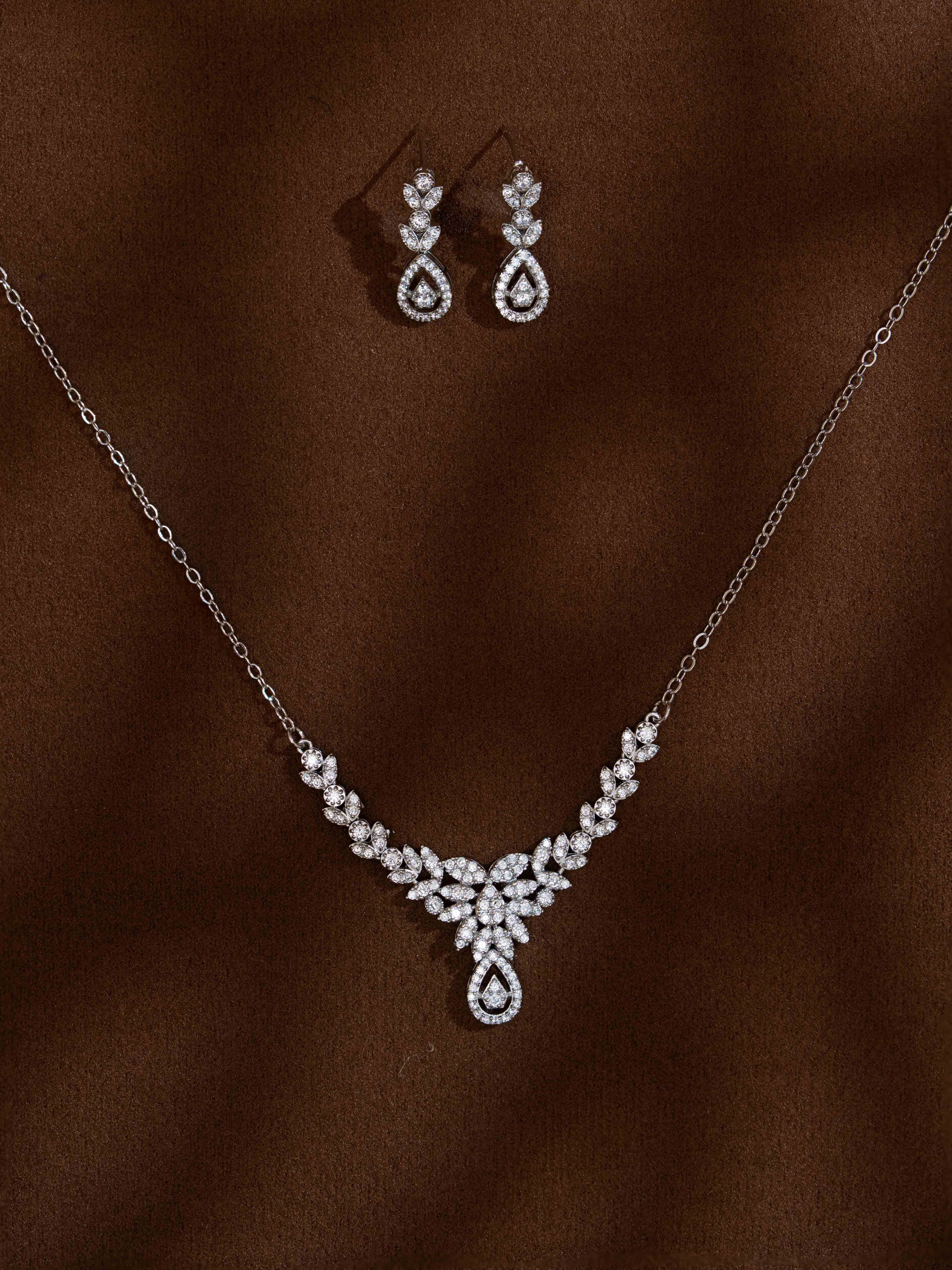 Ishita Silver Necklace Set