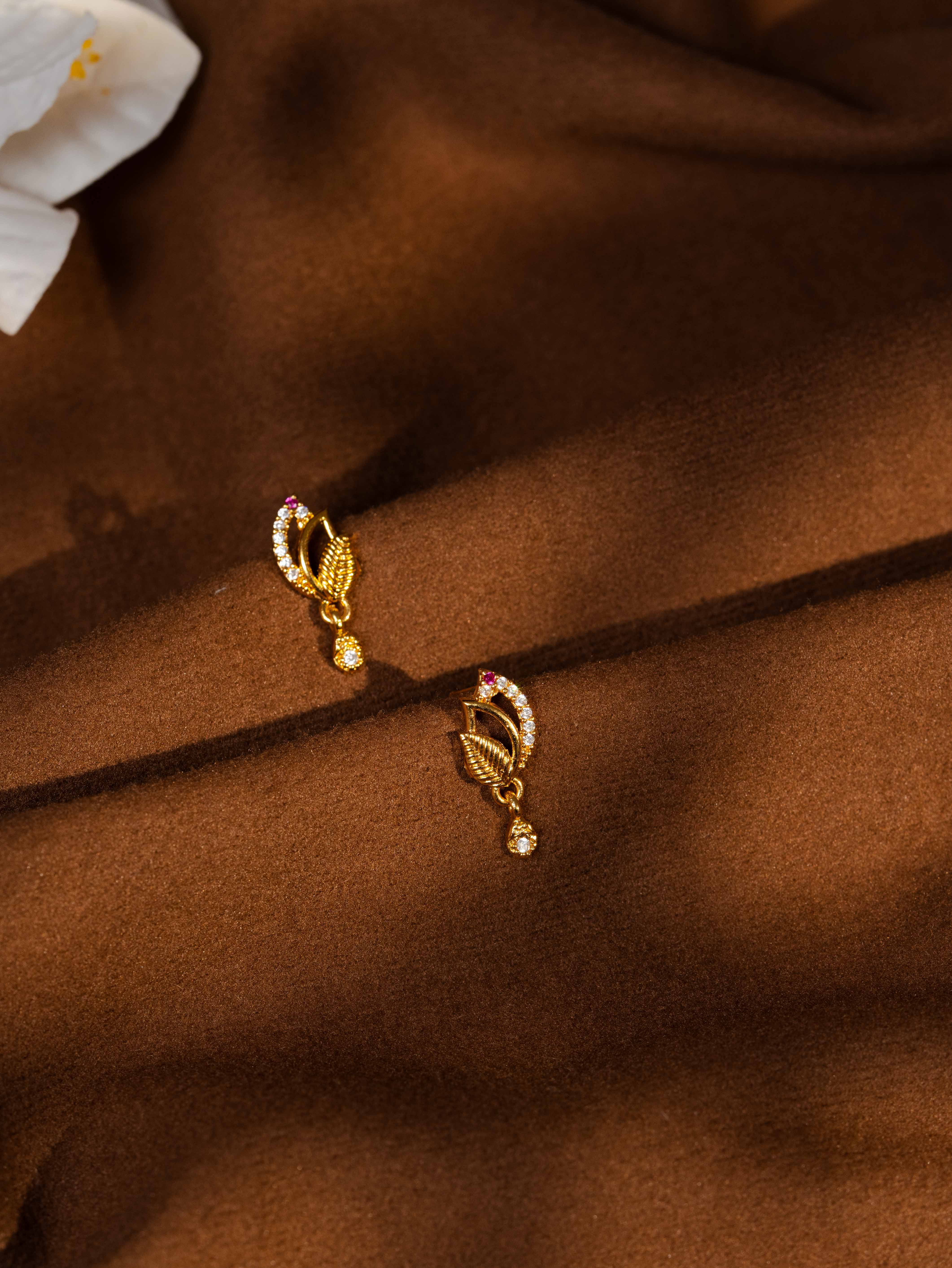 Yuvika Studs