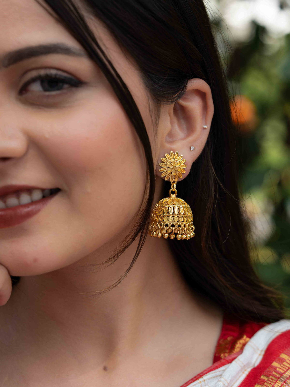 Yuvaira Gold Jhumkas