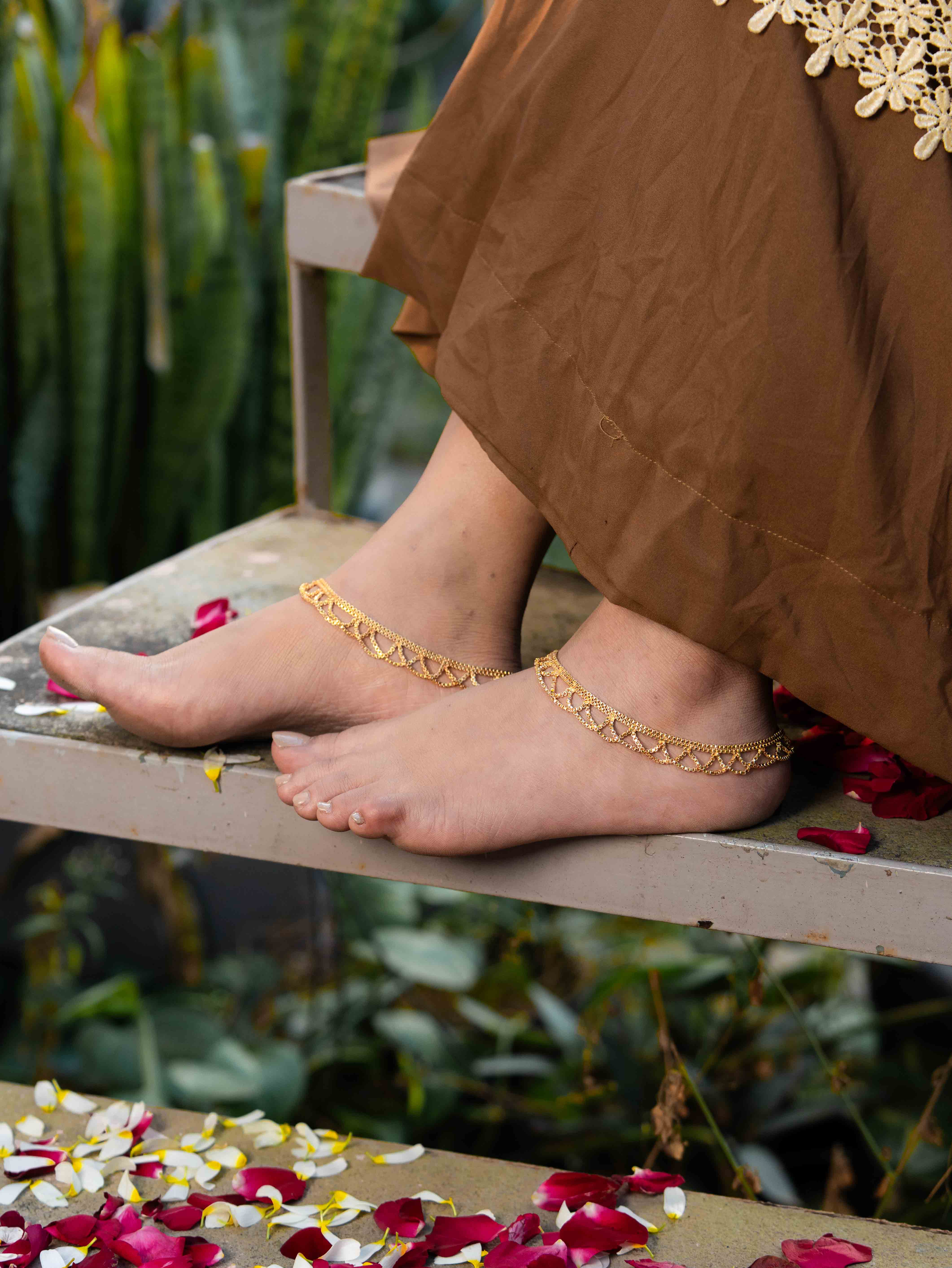 Nirvika Gold Payal. ( Set of 2)