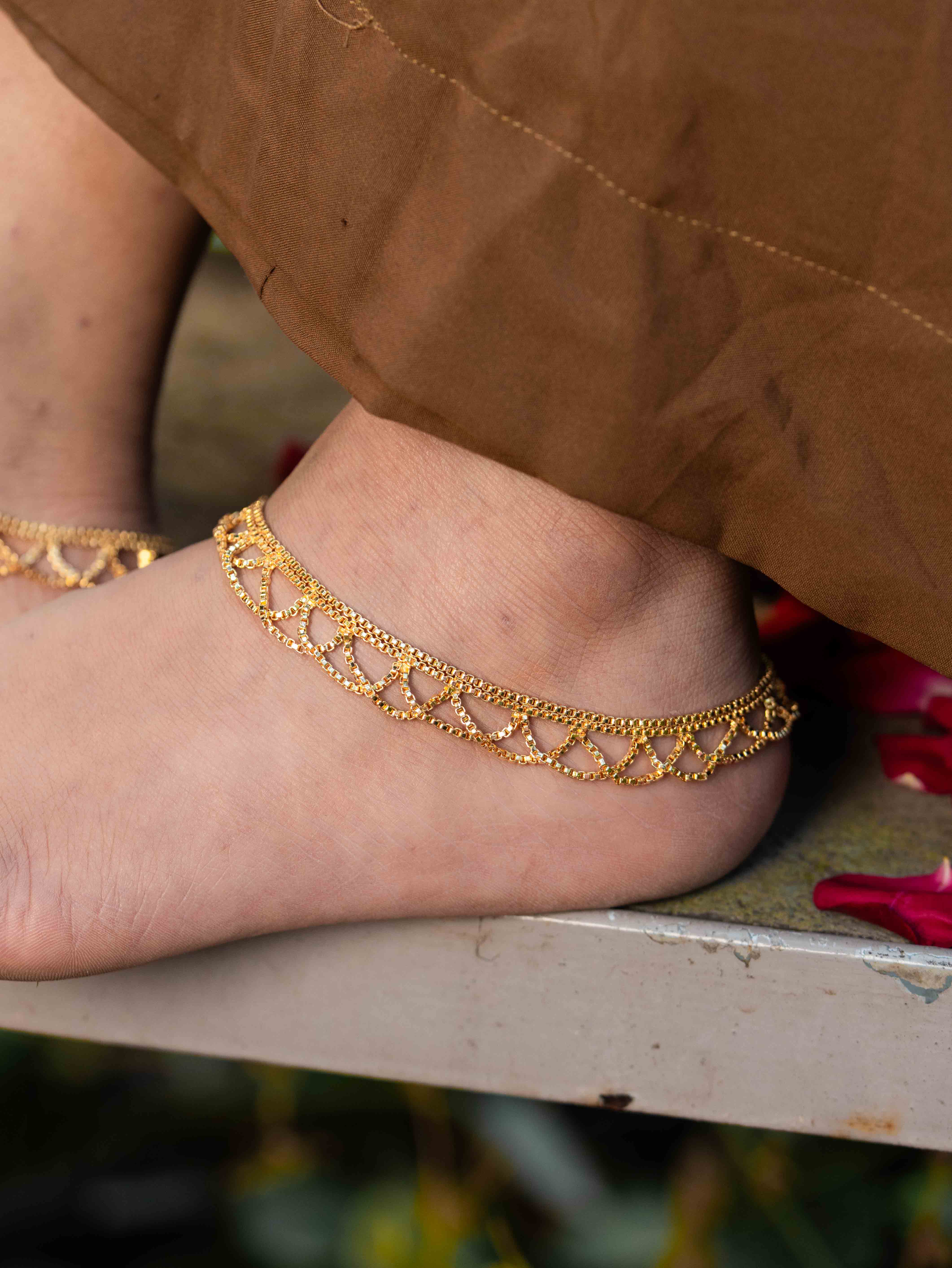 Nirvika Gold Payal. ( Set of 2)