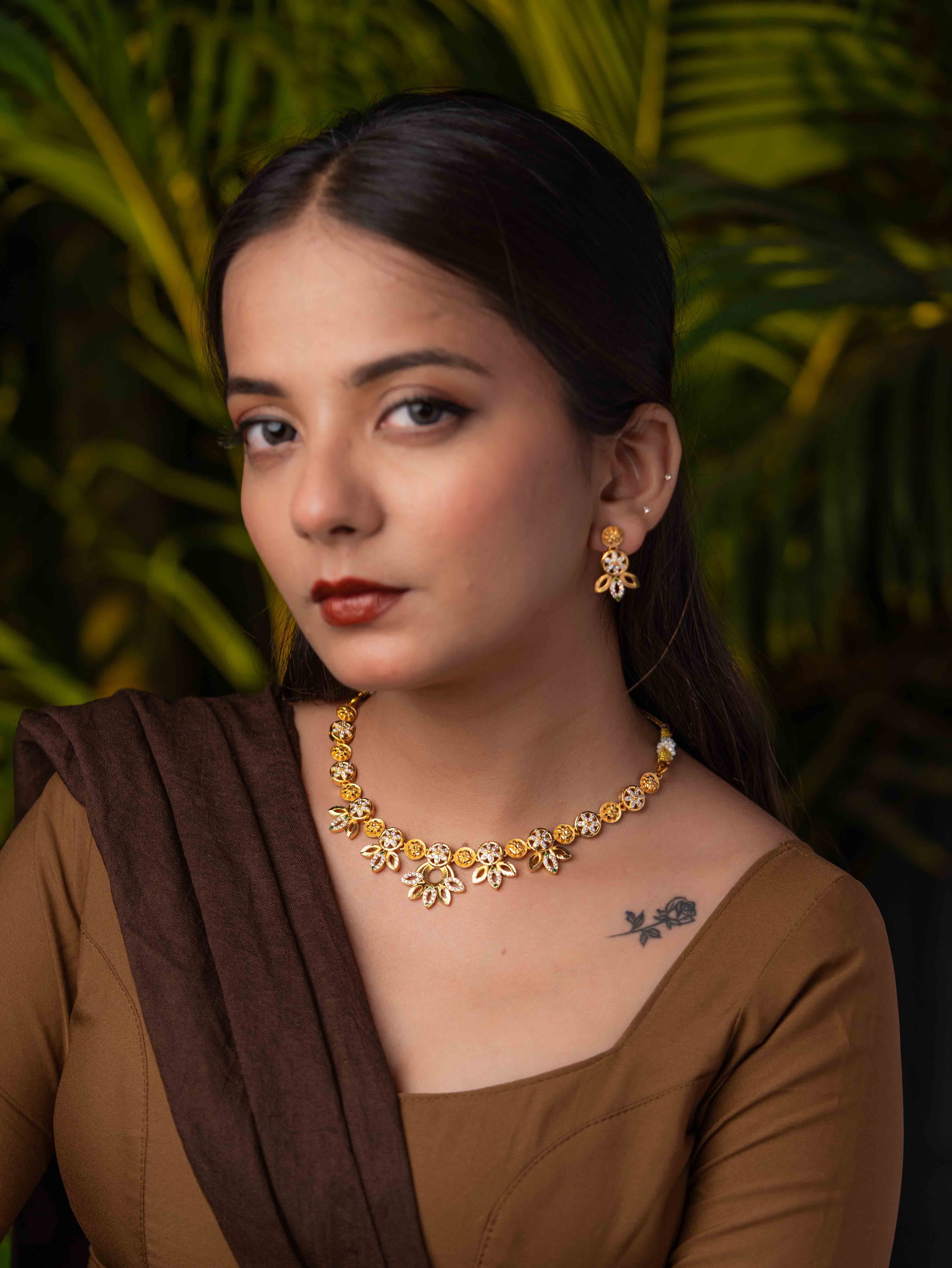 Aishani gold necklace set (Green)