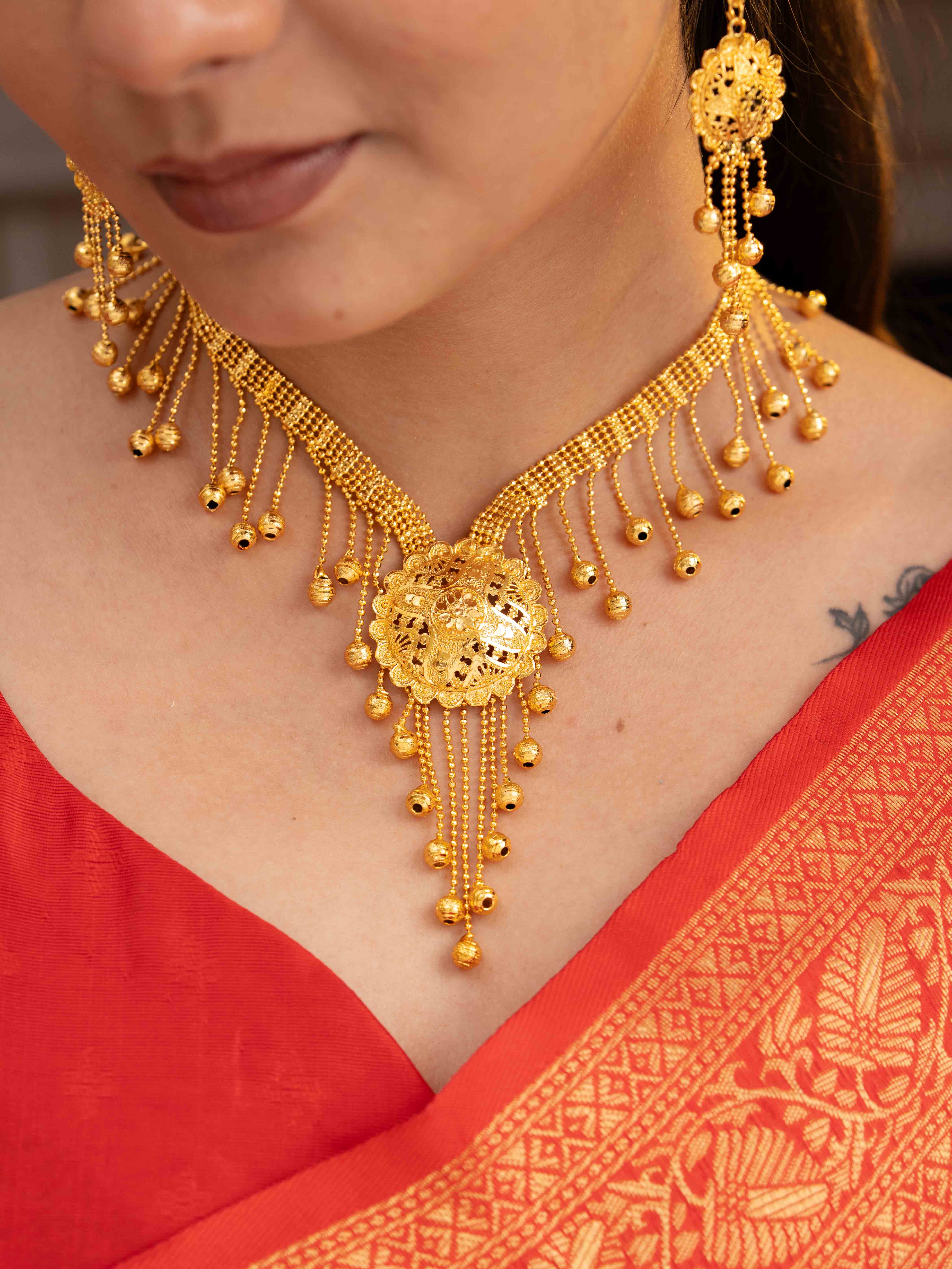 Mohini gold necklace set