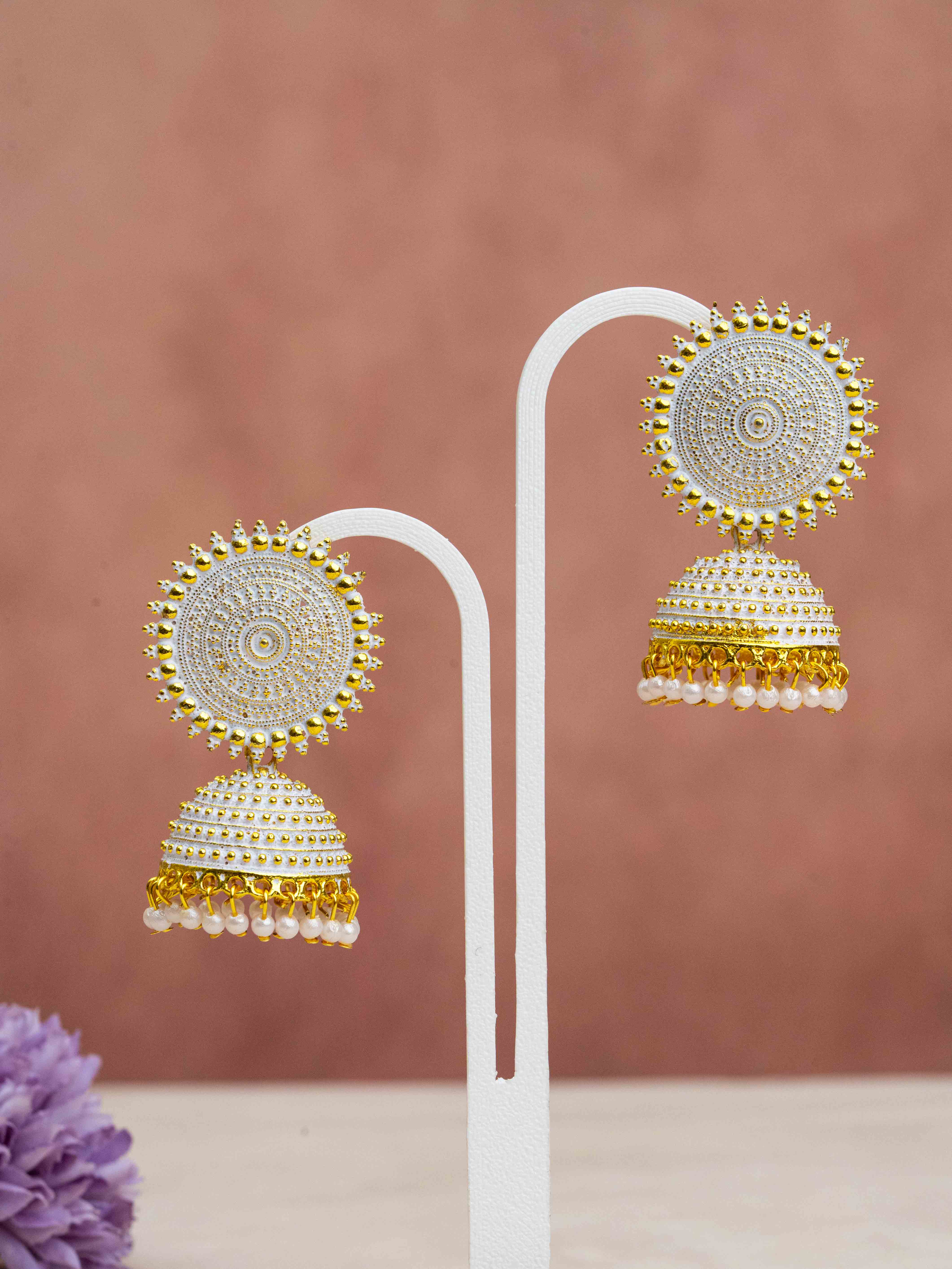 Naira Jhumka