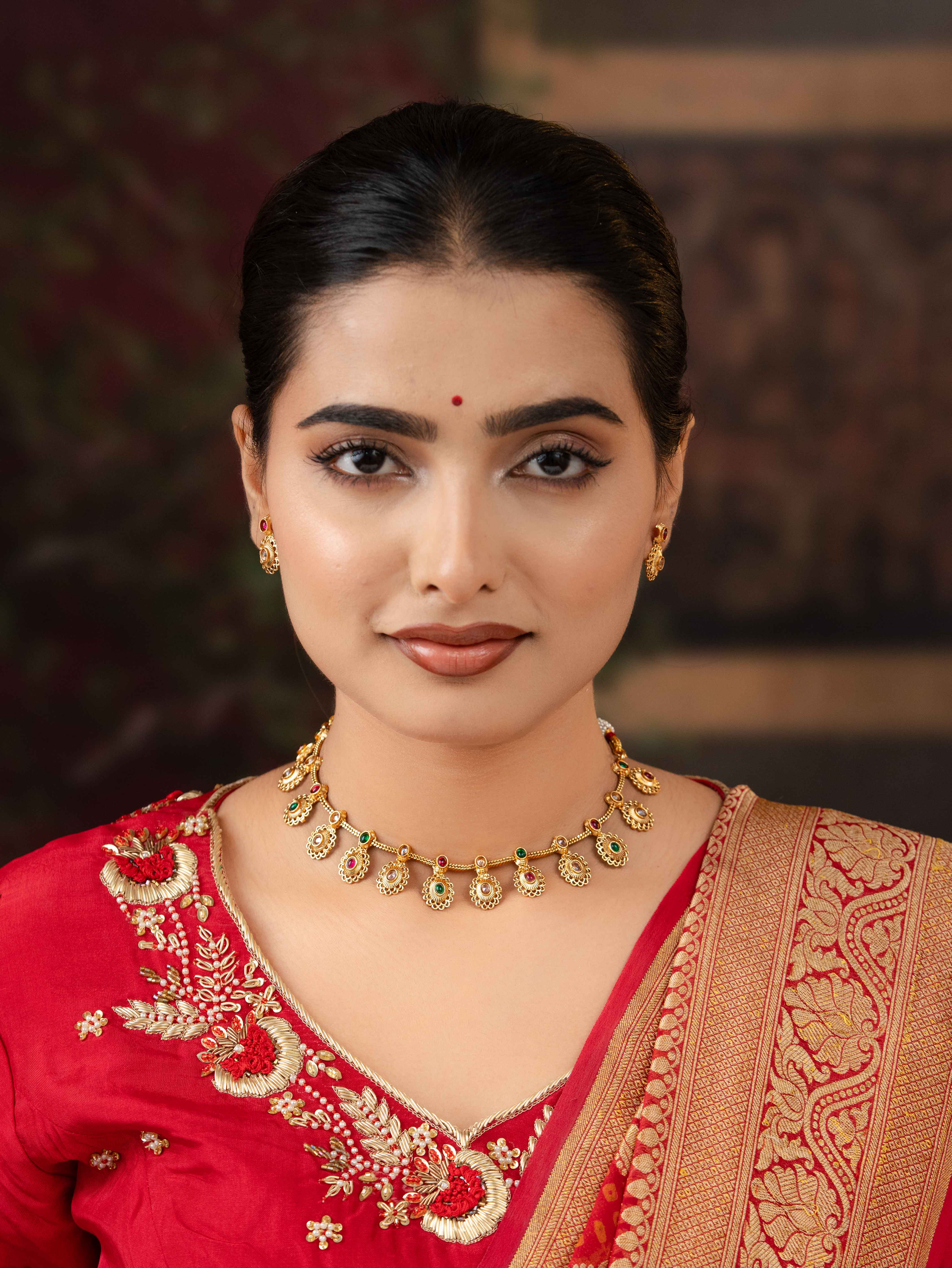 Veenika Necklace Set