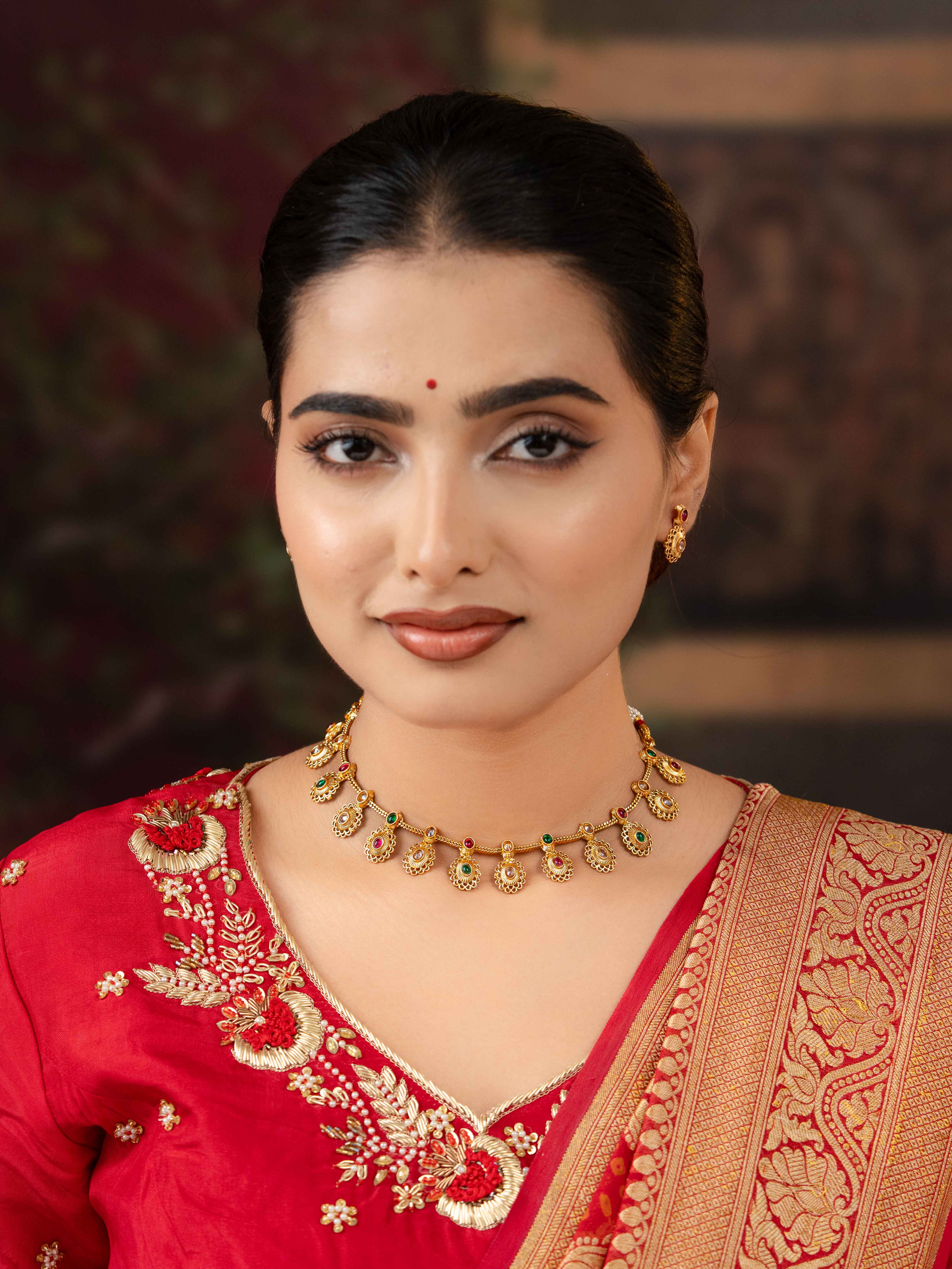 Veenika Necklace Set