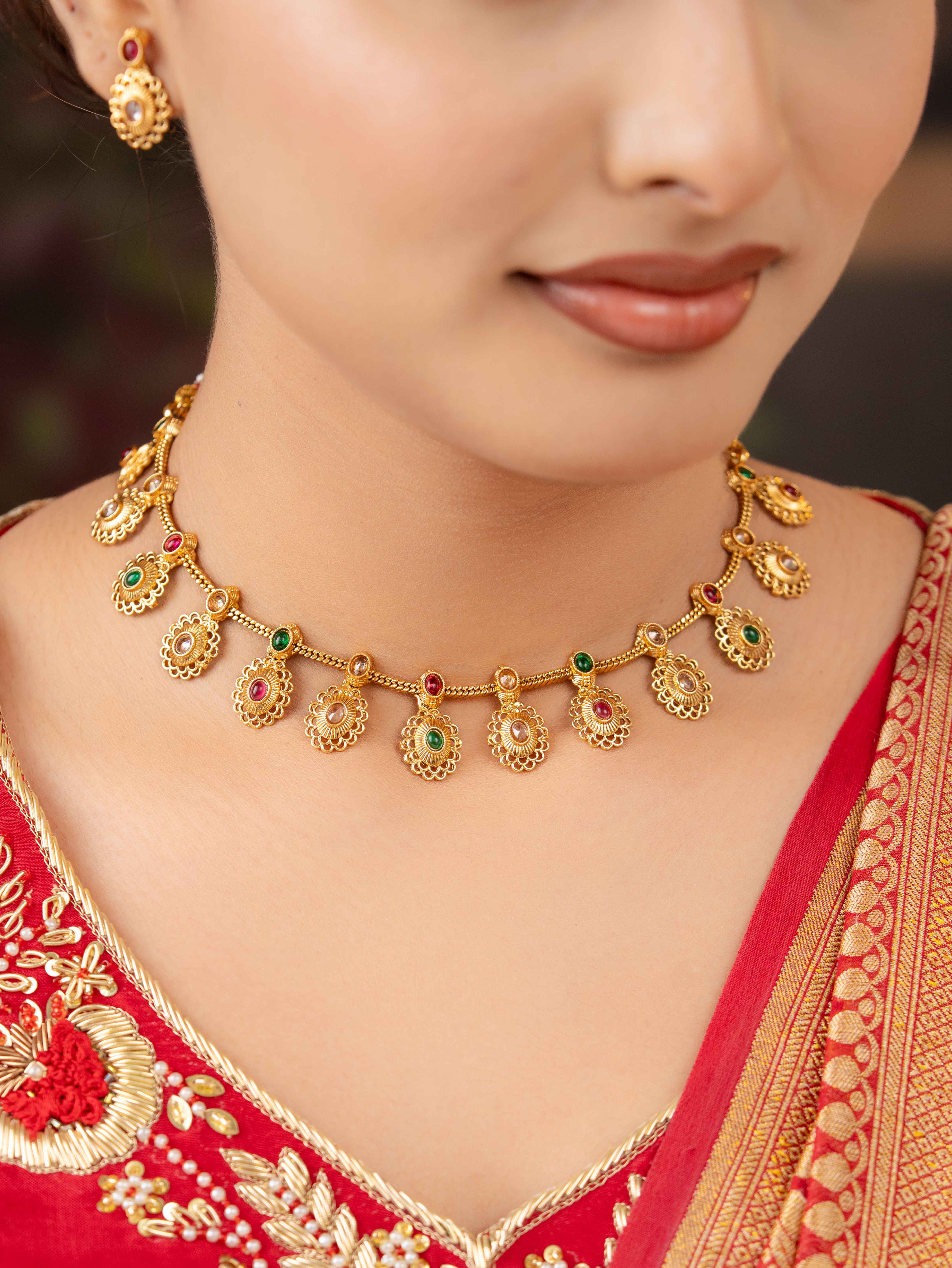 Veenika Necklace Set