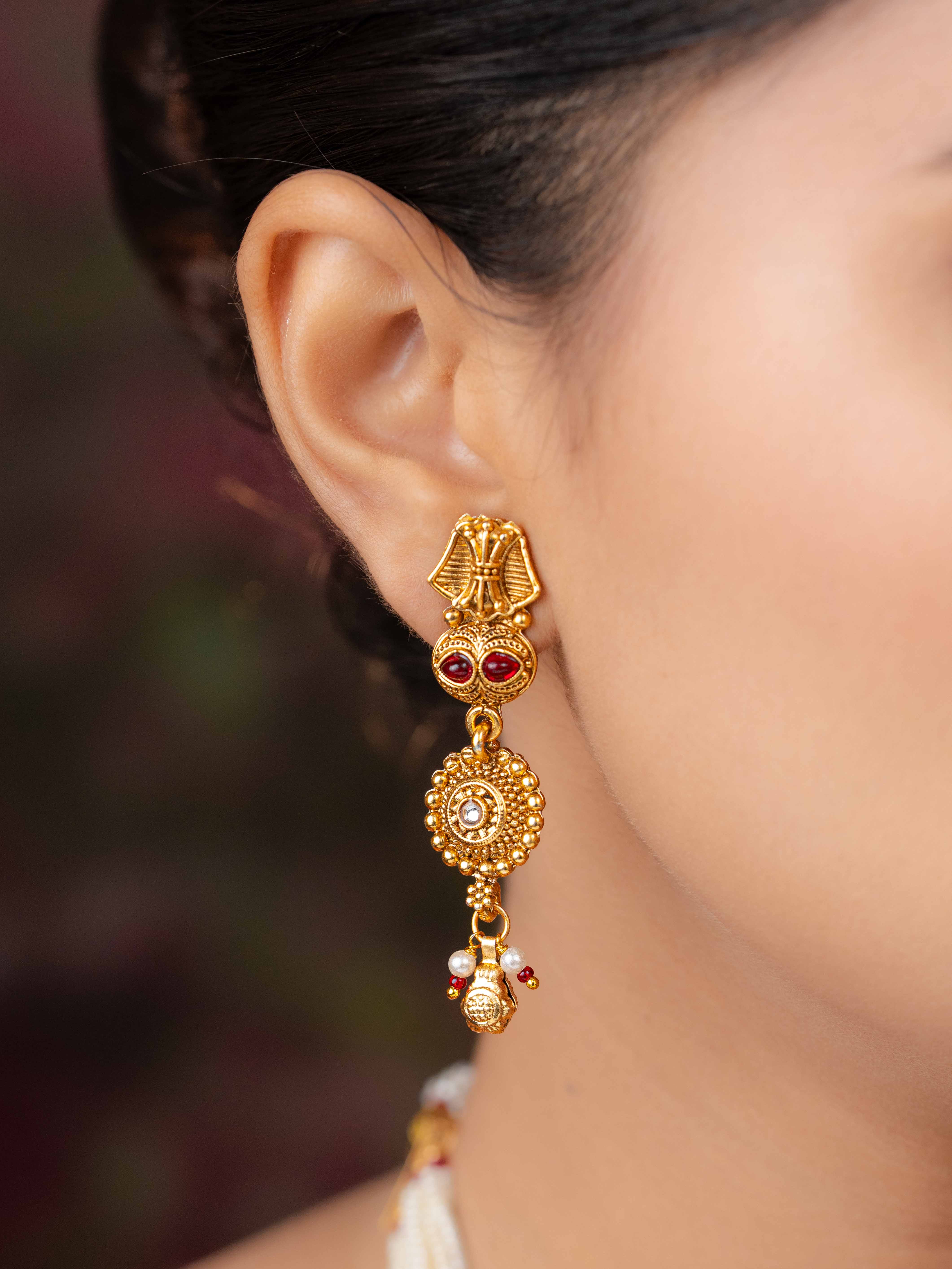 Gaurika Necklace Set
