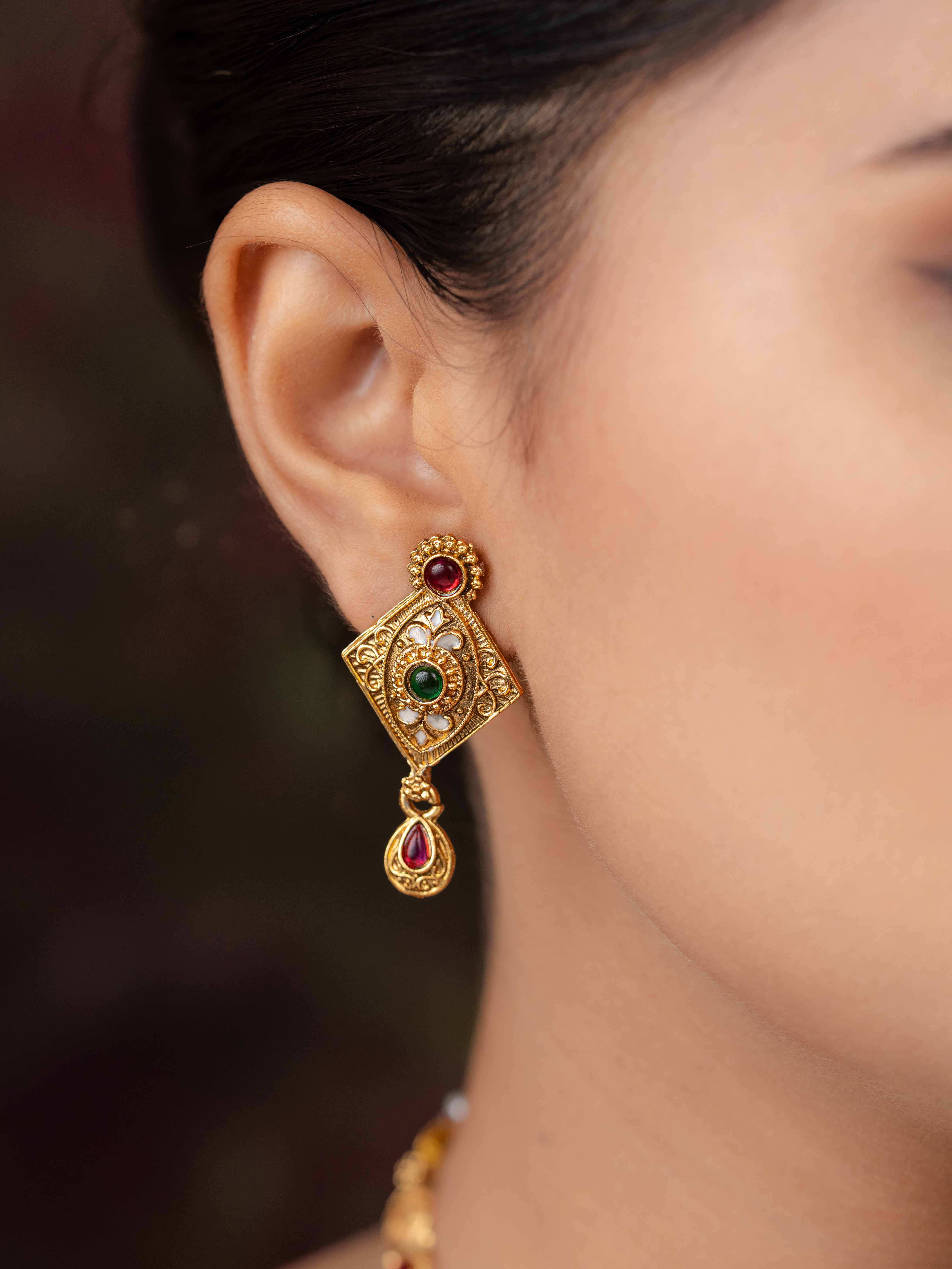 Naina necklace set