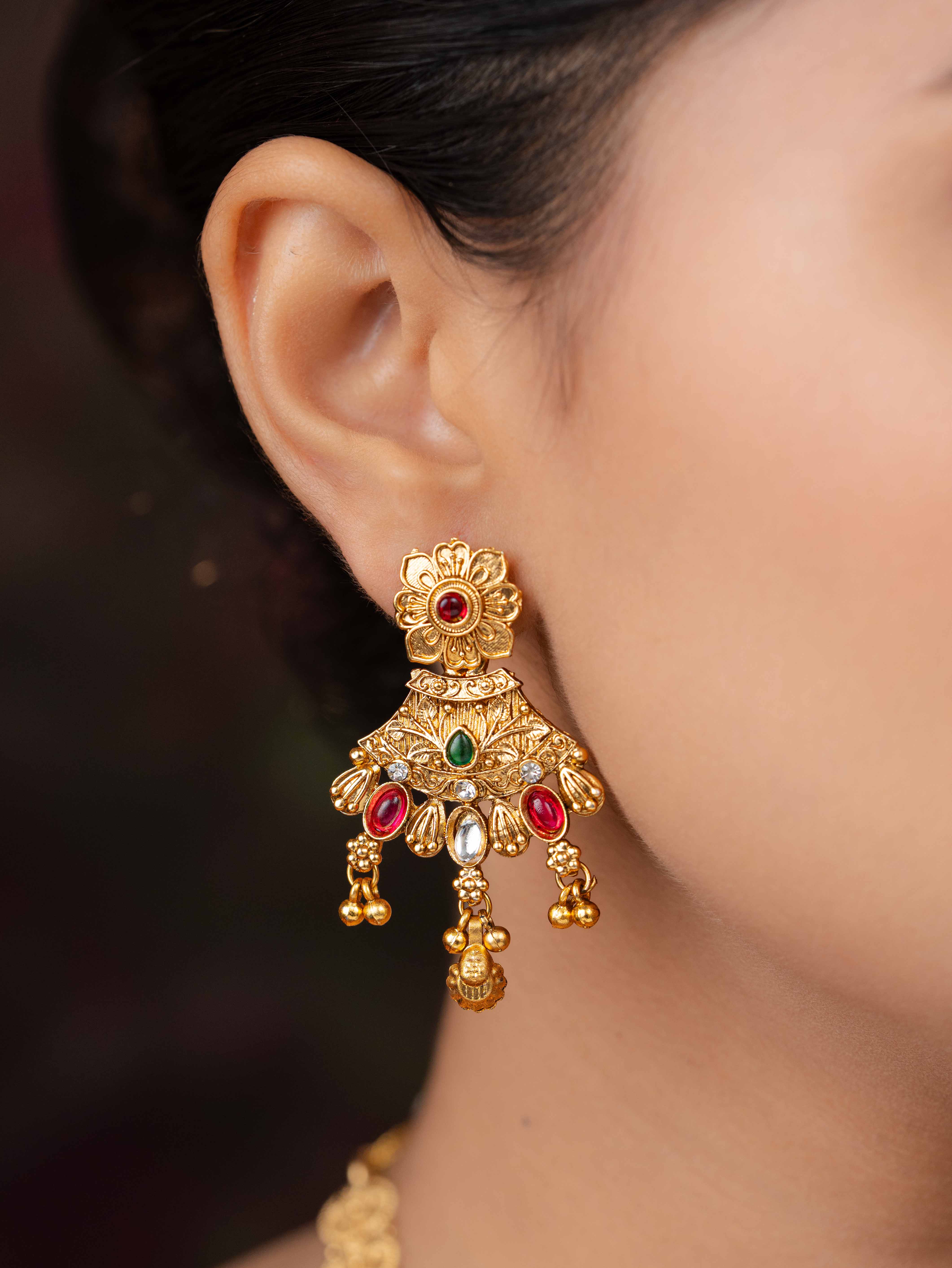 Oraya Necklace Set