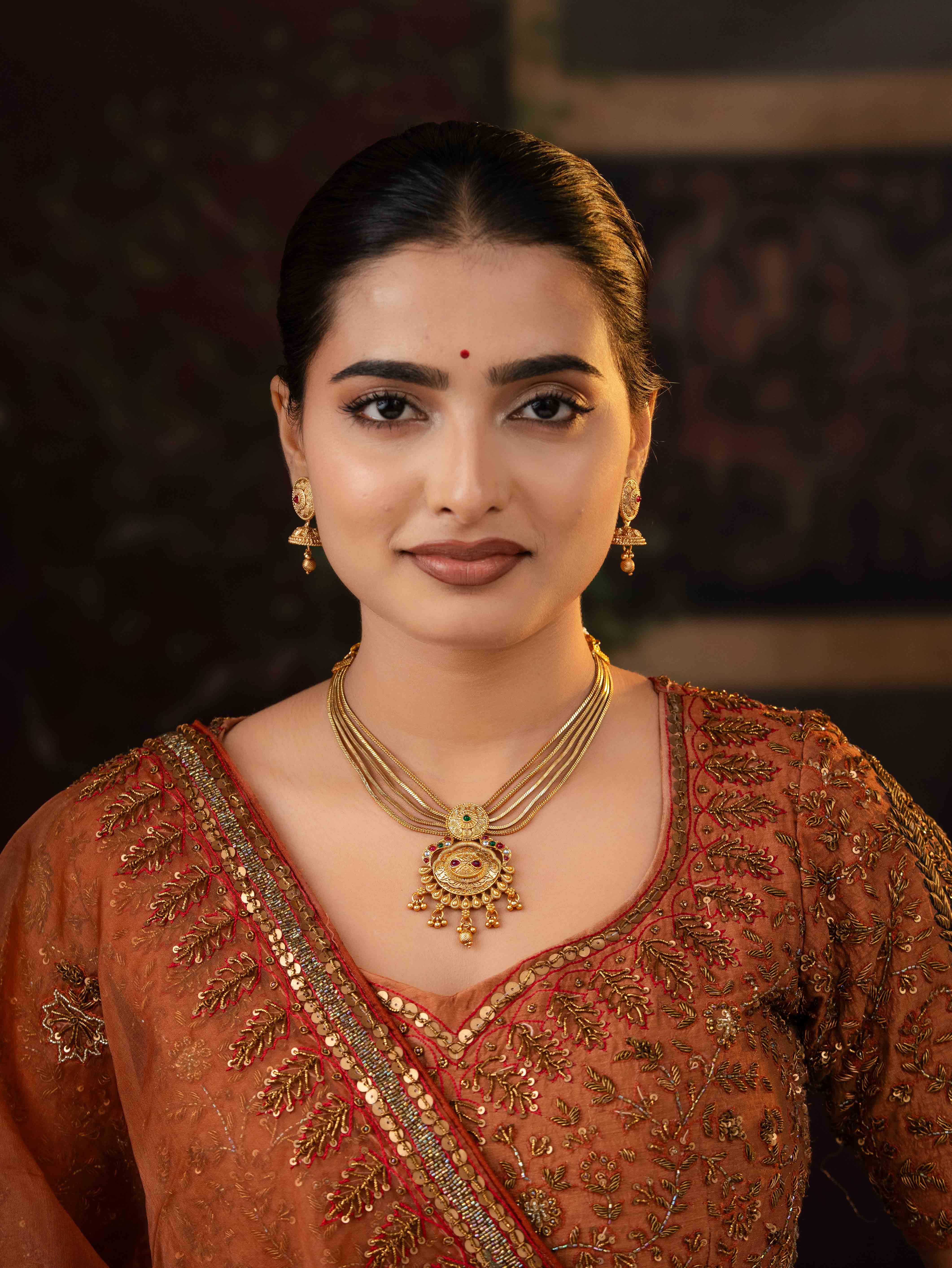 Vayara Necklace Set