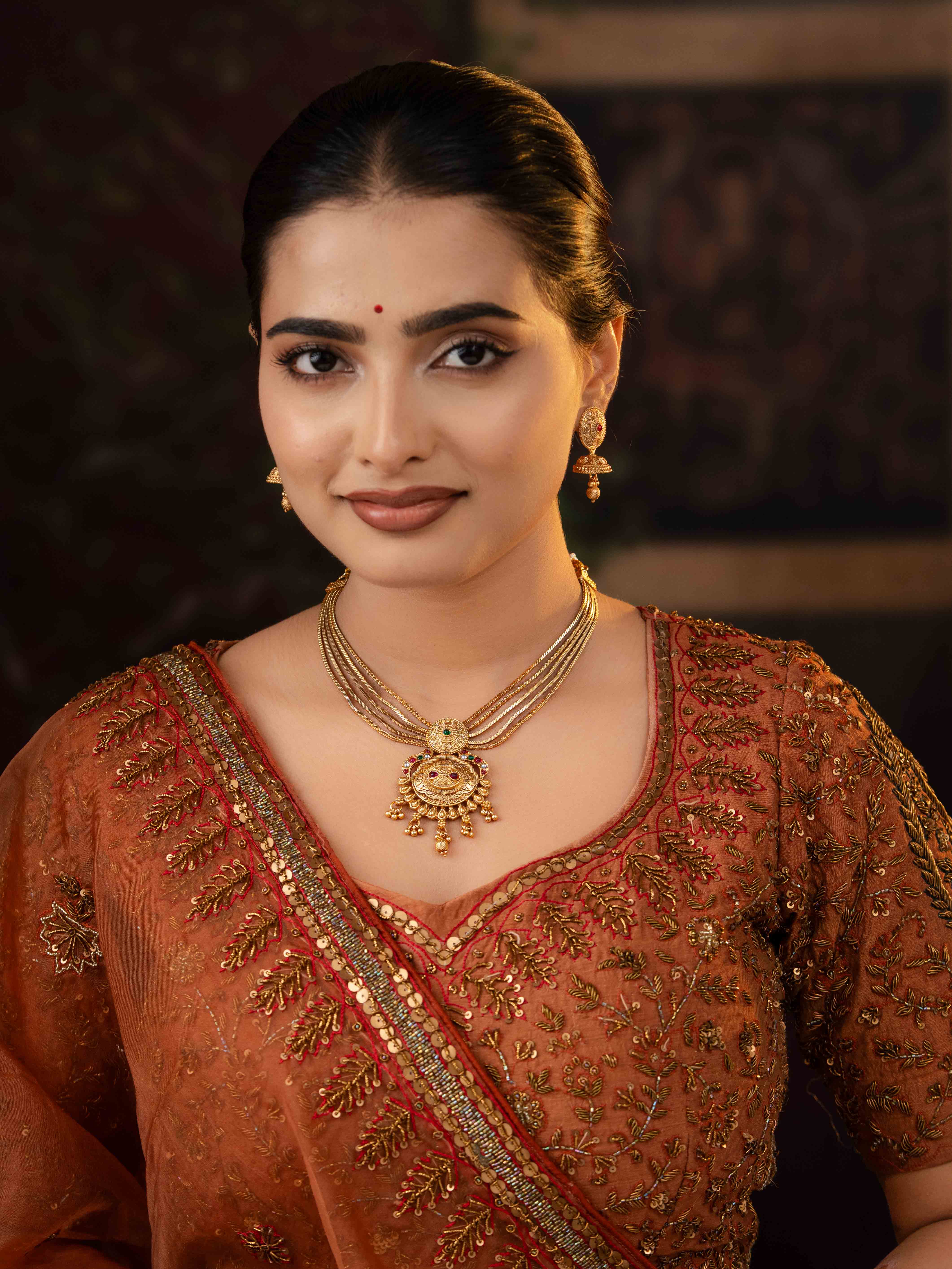 Vayara Necklace Set
