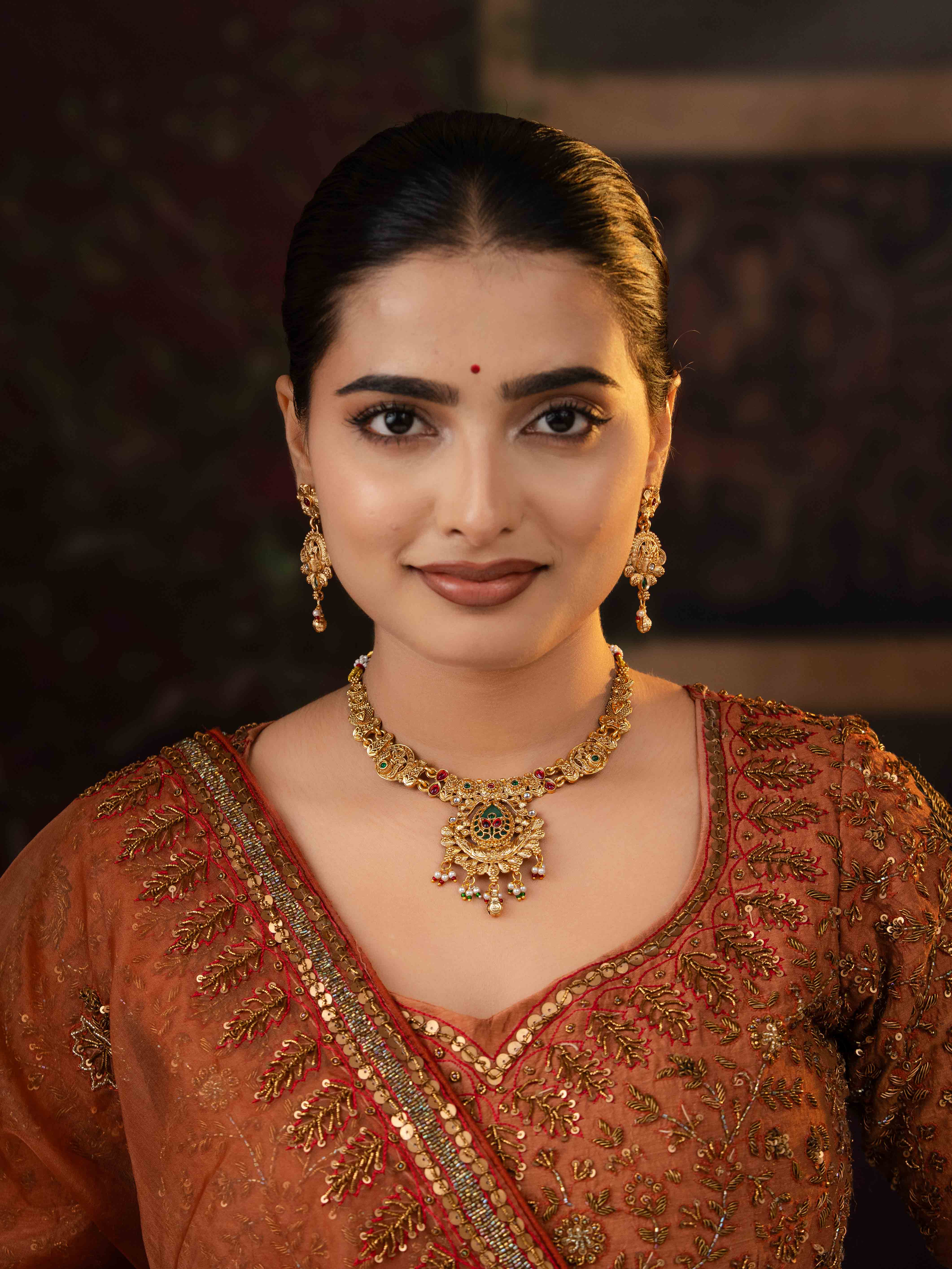 Mehervati Necklace Set