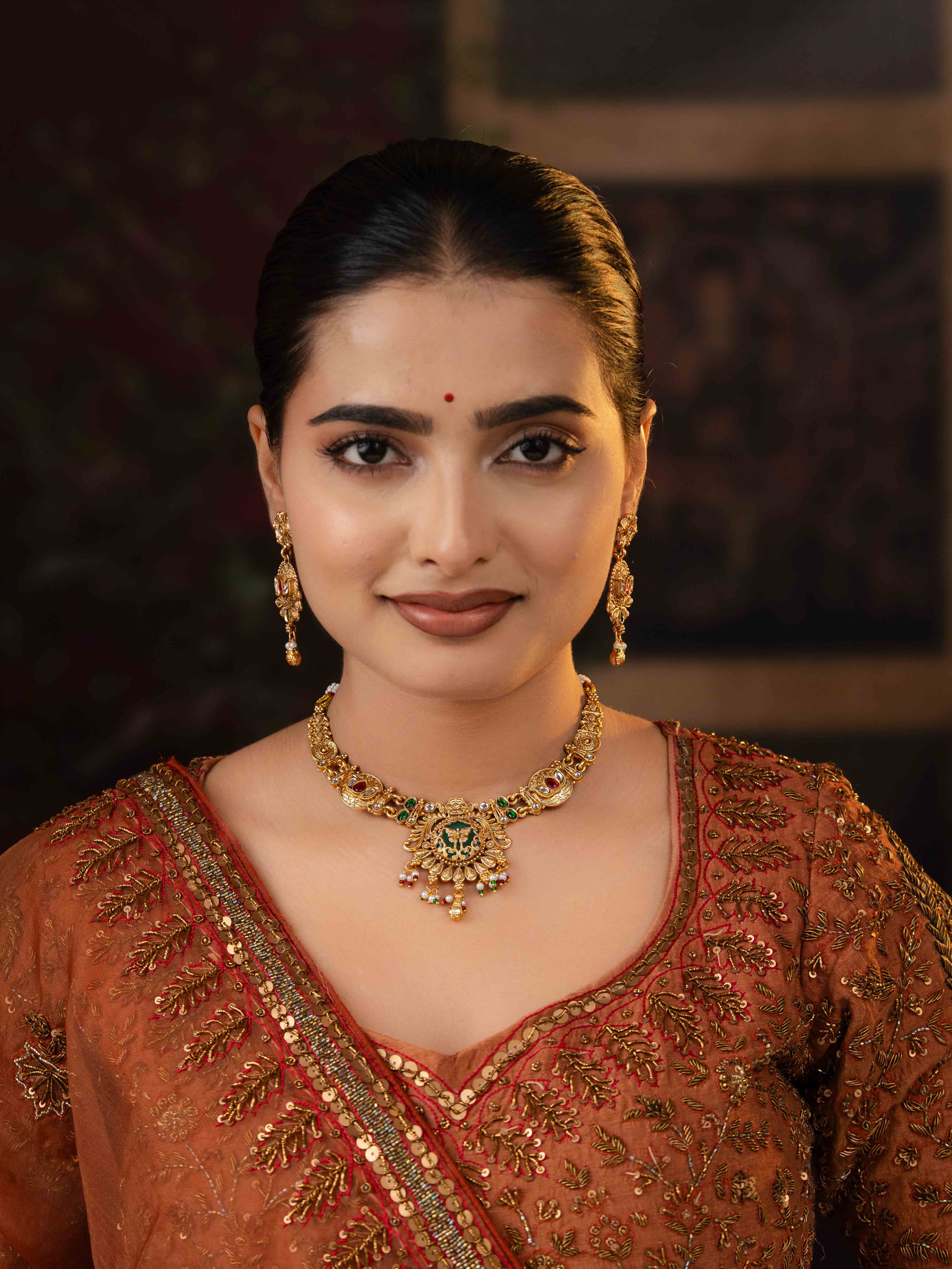 Mrinala Necklace Set