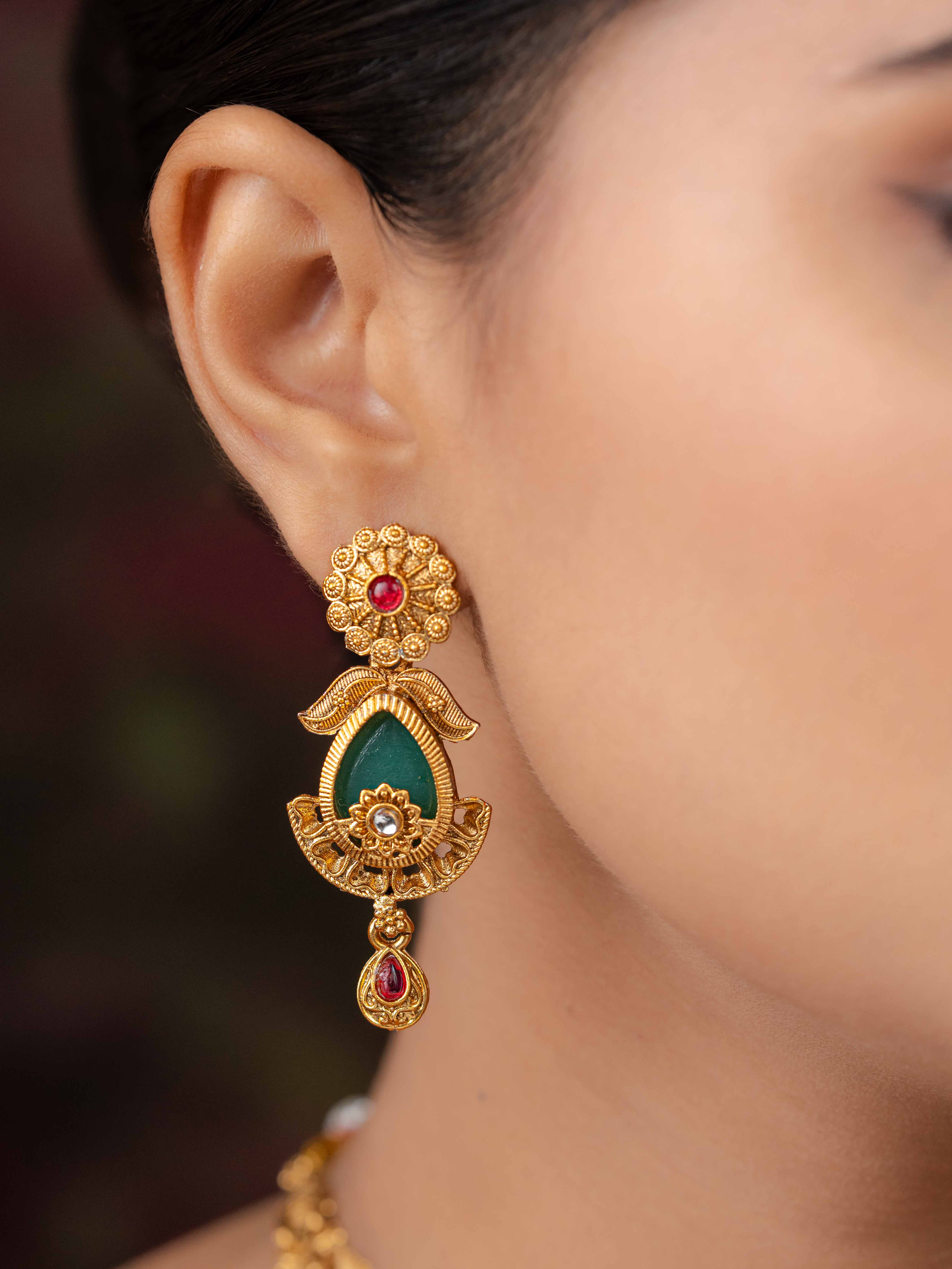 Vishruti necklace set