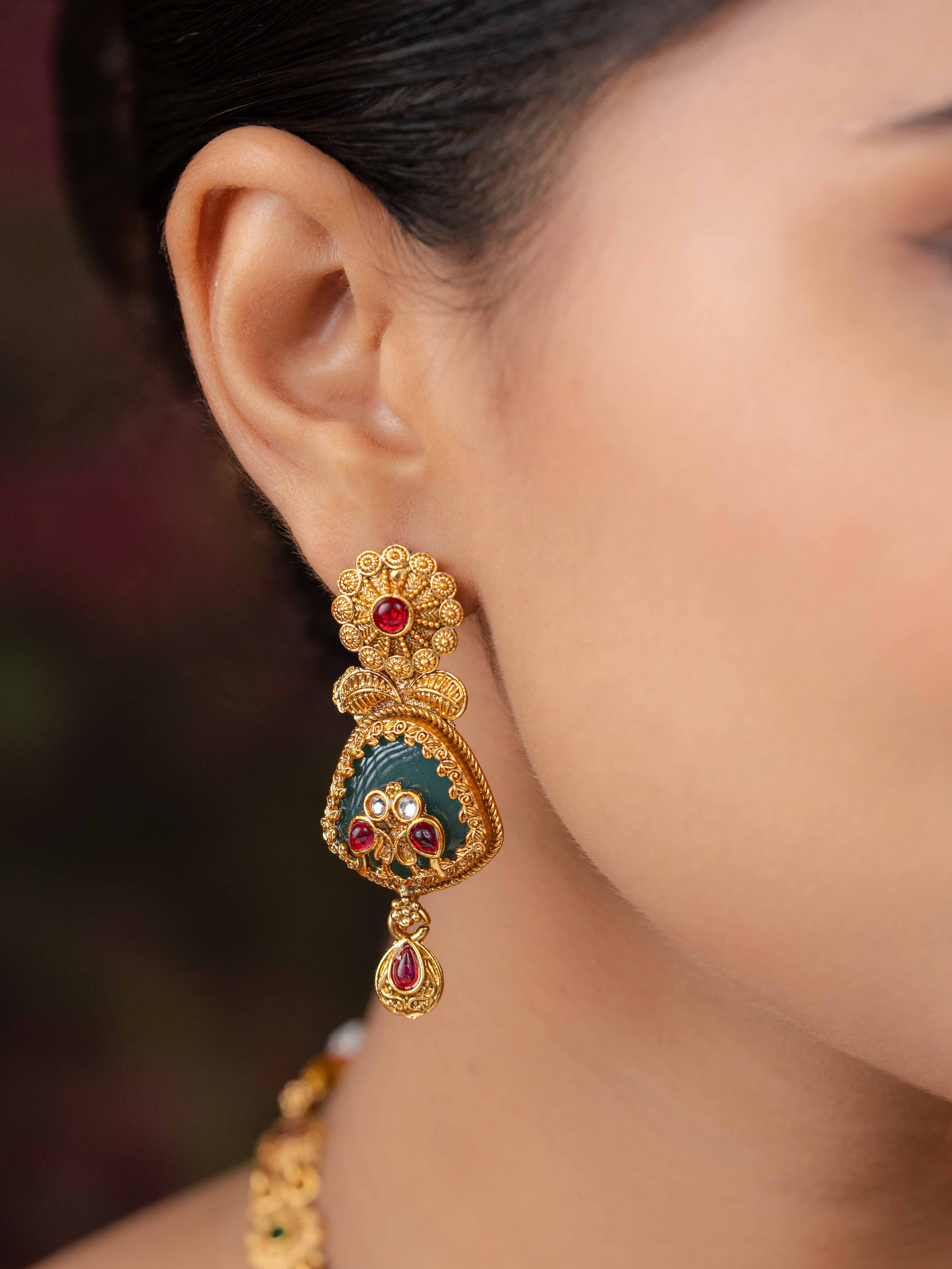 Rangtara Necklace Set